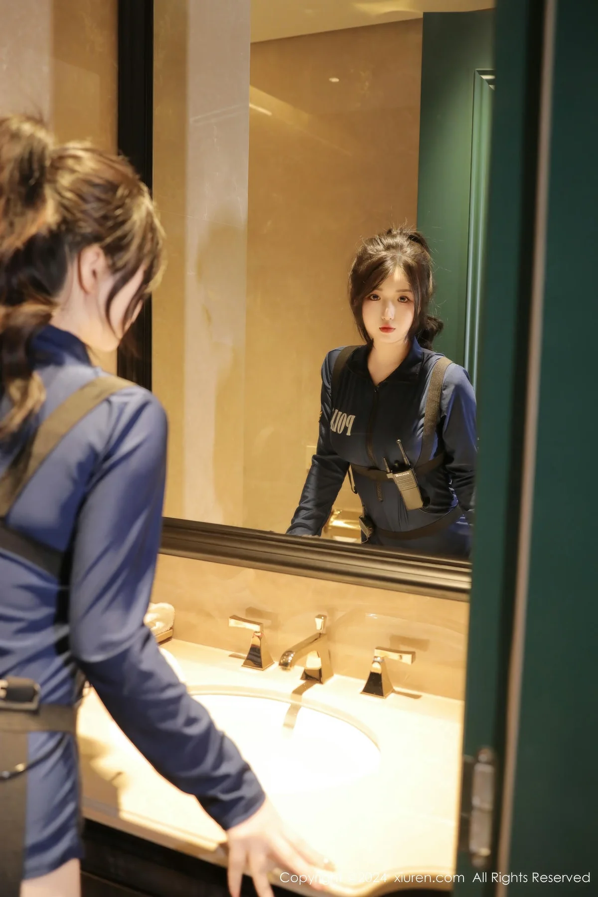 XiuRen 秀人 No.9326 陈小花 萝莉警花制服 - 4