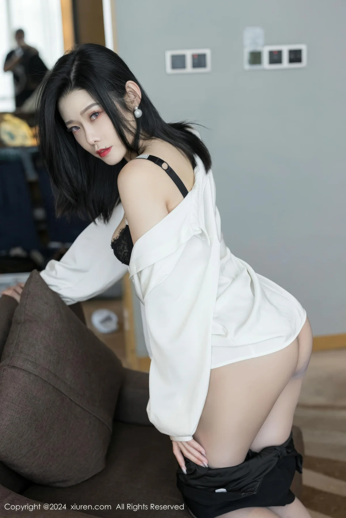 XiuRen 秀人 No.9329 luvian本能 气质美女ol短裙 - 9