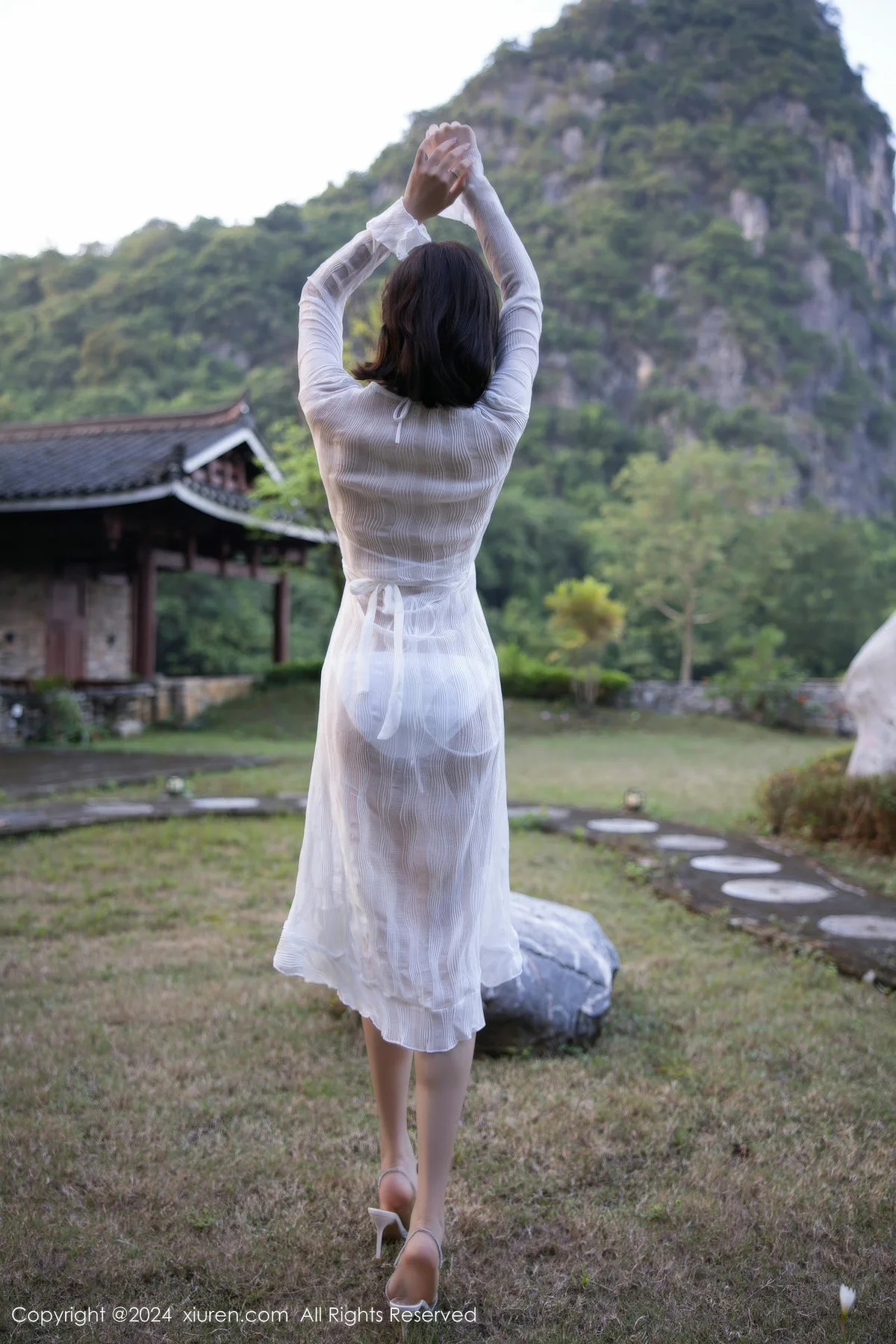 XiuRen 秀人 No.9375 徐莉芝Booty 旅拍白色比基尼 - 7