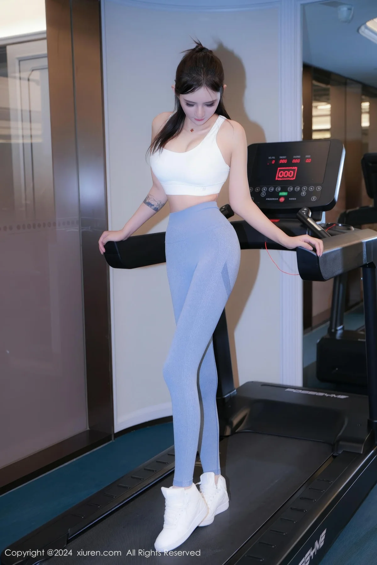 XiuRen 秀人 No.9407 Emily尹菲健身美女 - 8