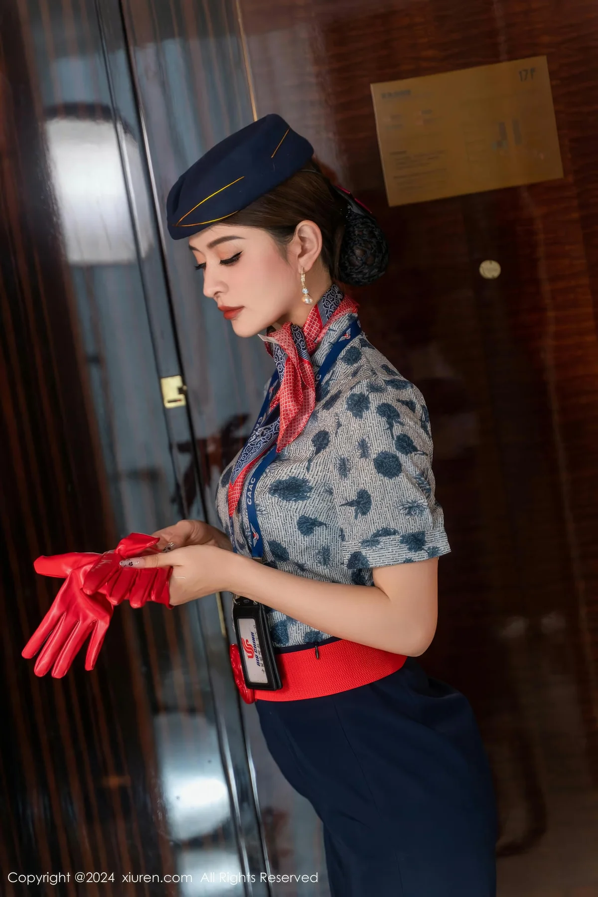 XiuRen 秀人 No.9459 灿宝 空姐制服翘臀诱惑 - 2