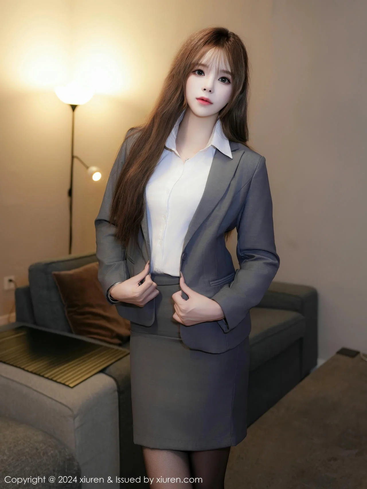 XiuRen 秀人 No.9507 菲菲吃不胖 短裙ol制服 - 6