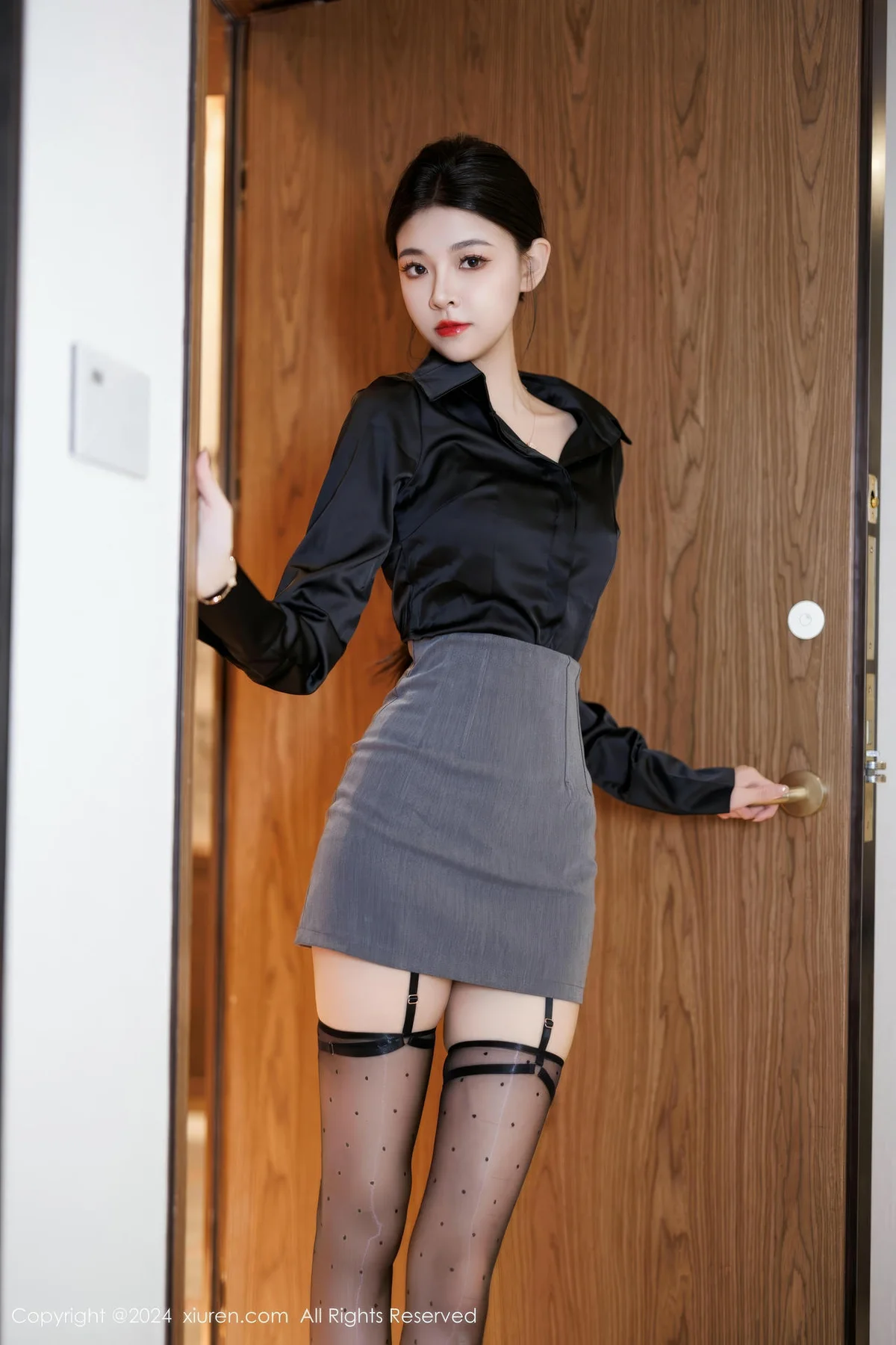 XiuRen 秀人 No.9604 初梦瑶 吊袜美腿黑丝 - 5