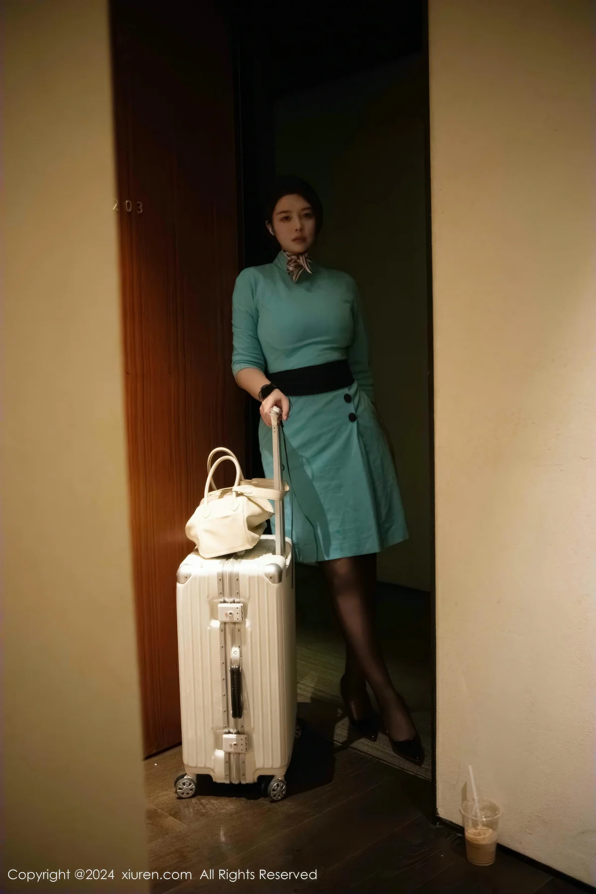 XiuRen 秀人 No.9609 樱桃小犊子 蕾丝吊袜内衣 - 1