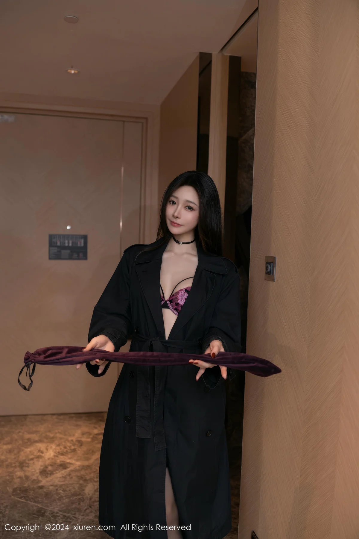 XiuRen 秀人 No.9672 小逗逗 吊袜翘臀写真 - 1