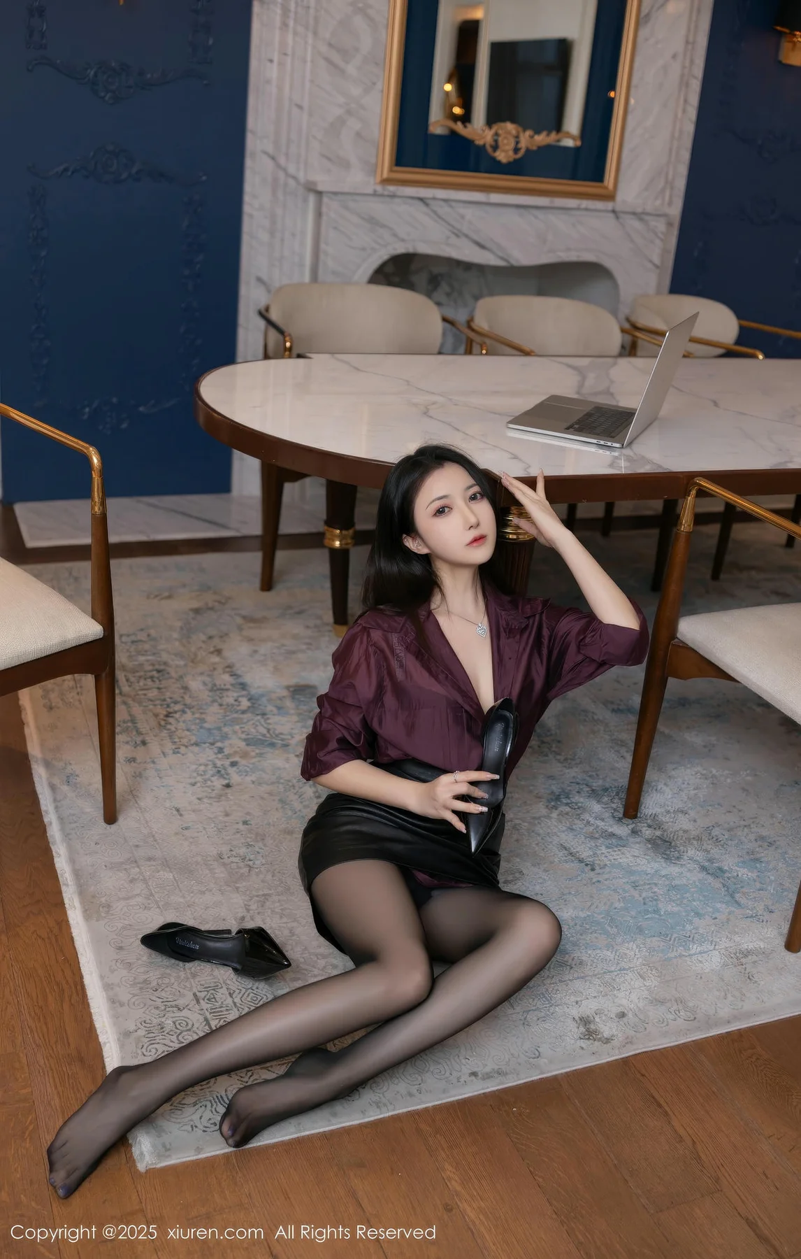 XiuRen 秀人 No.9744 鱼子酱Fish 短裙黑丝玉足 - 8