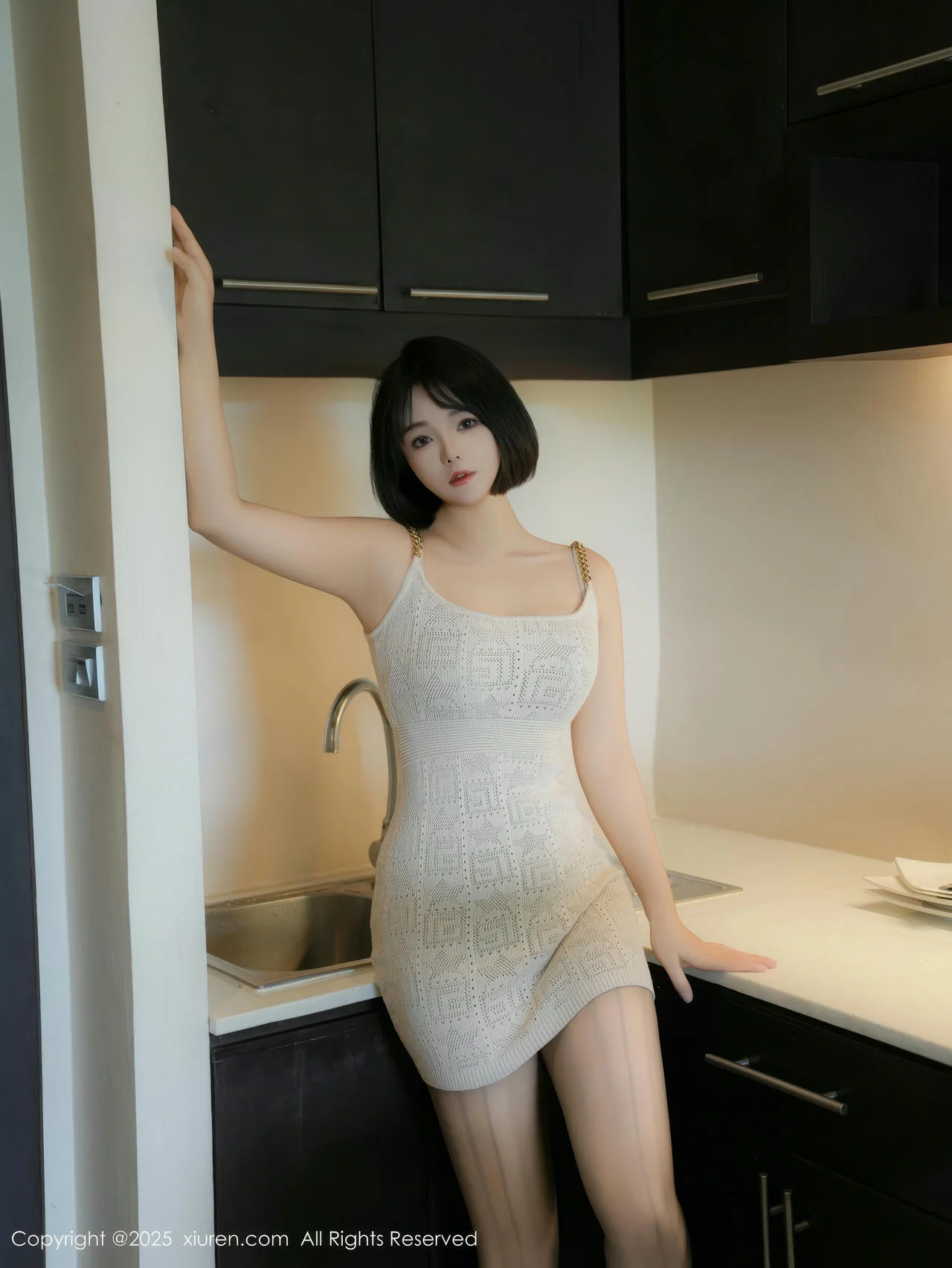 XiuRen 秀人 No.9747 桃色奶酪 爆乳湿身丝袜套图 - 8