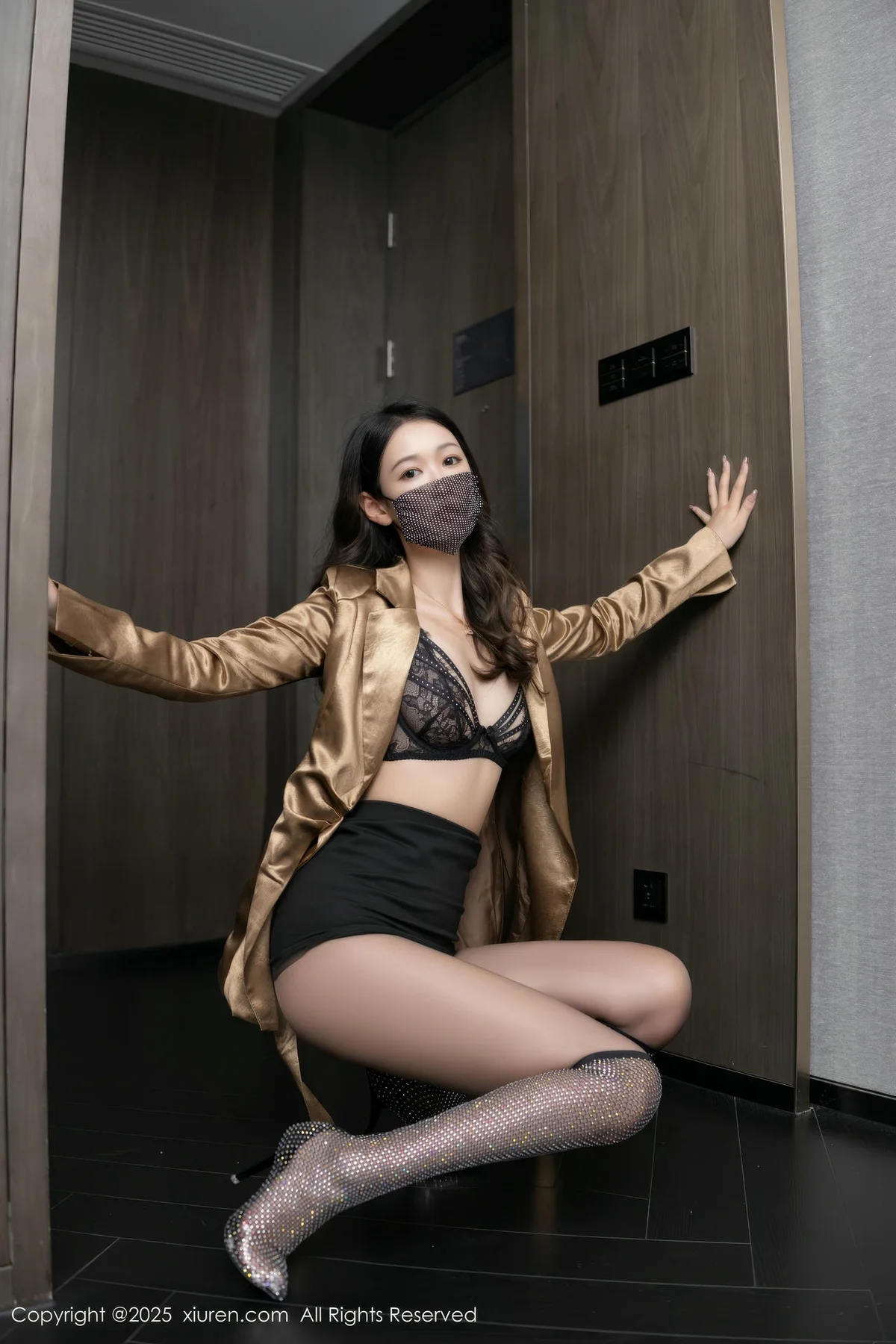 XiuRen 秀人 No.9751 唐安琪 翘臀美腿套图 - 1