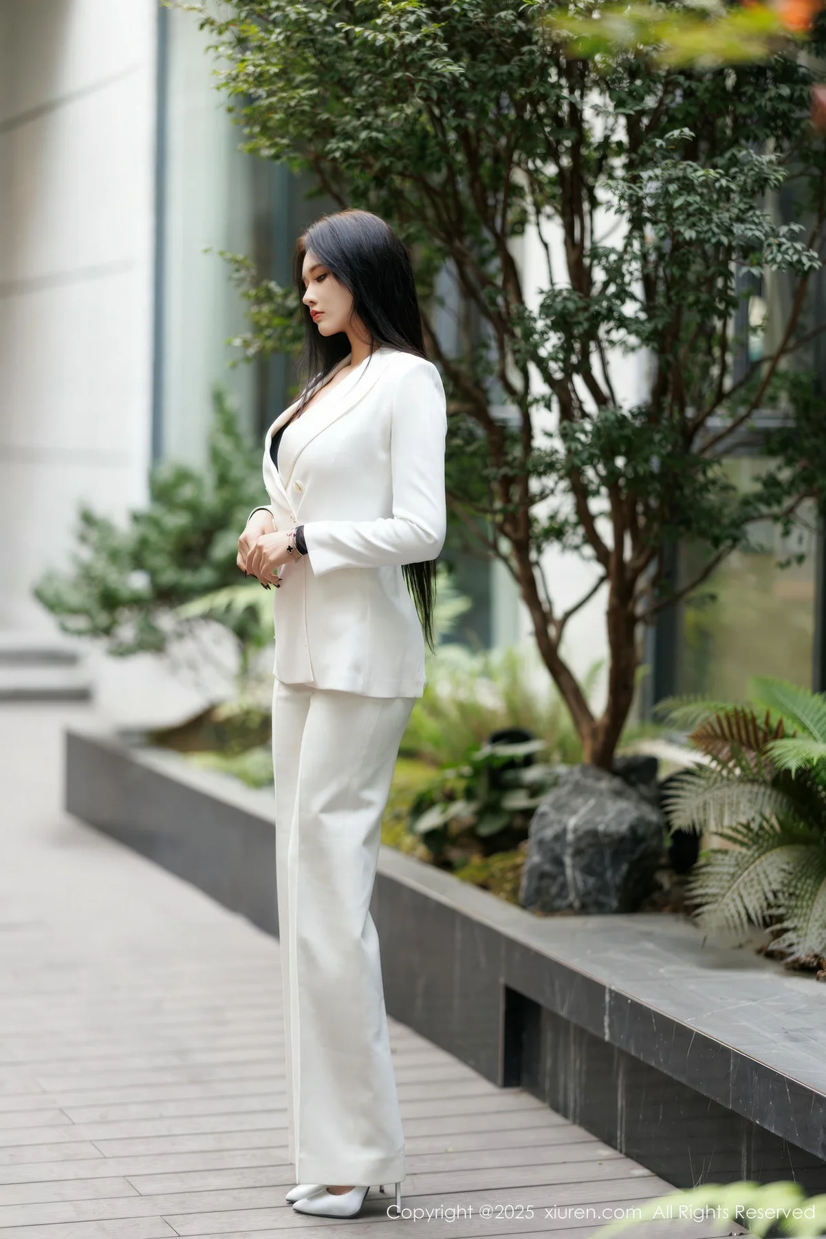 XiuRen 秀人 No.9755 娜比 妩媚爆乳连体衣 - 3