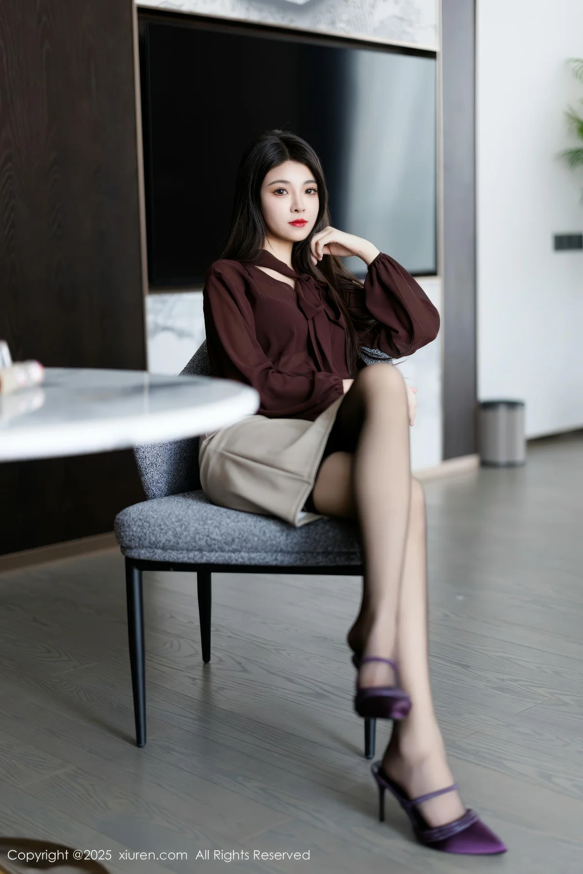 XiuRen 秀人 No.9868 初梦瑶 黑丝ol制服 - 1