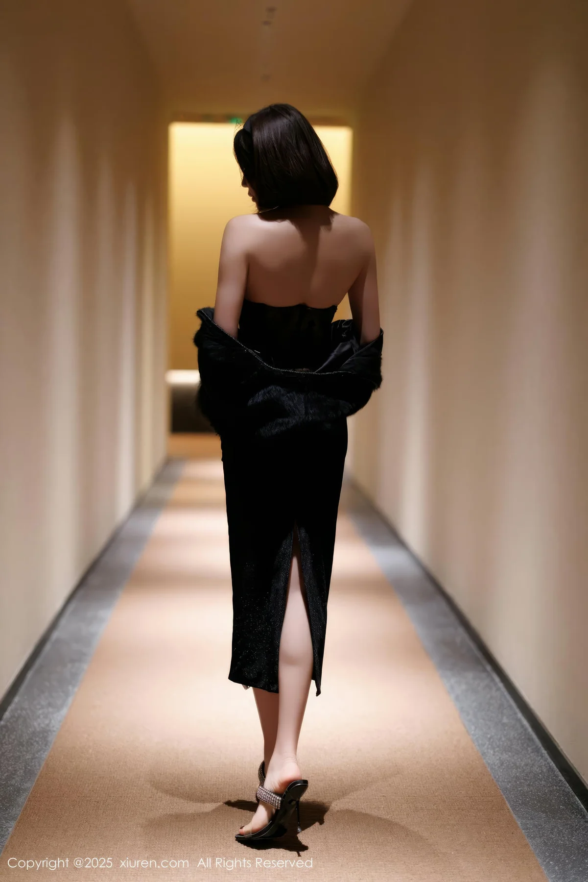 XiuRen 秀人 No.9880 徐莉芝Booty翘臀玉足美女私房 - 2