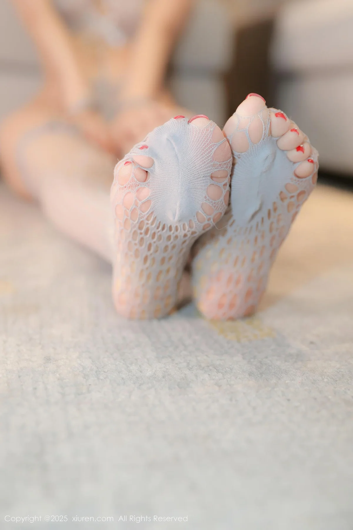 XiuRen 秀人 No.9952 Candy糖糖 翘臀灰丝丁字裤 - 9