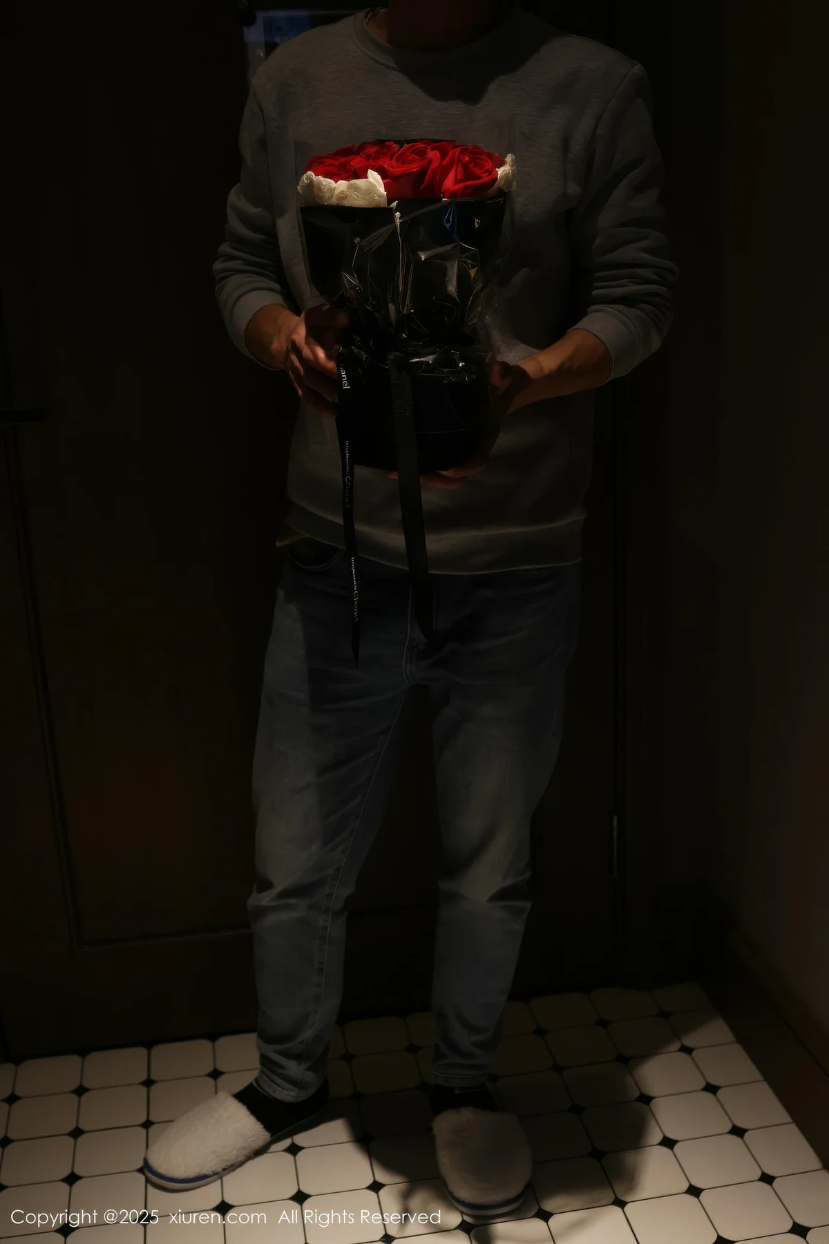 XiuRen 秀人 No.9983 小薯条nienie 黑丝美臀爆乳 - 5