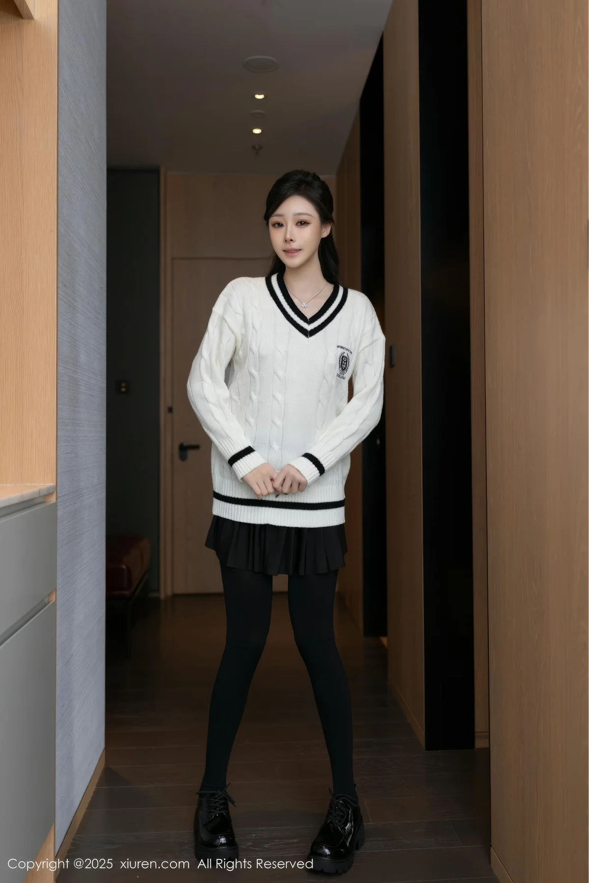 XiuRen 秀人 No.9986 小逗逗 玉体香肩爆乳套图 - 2