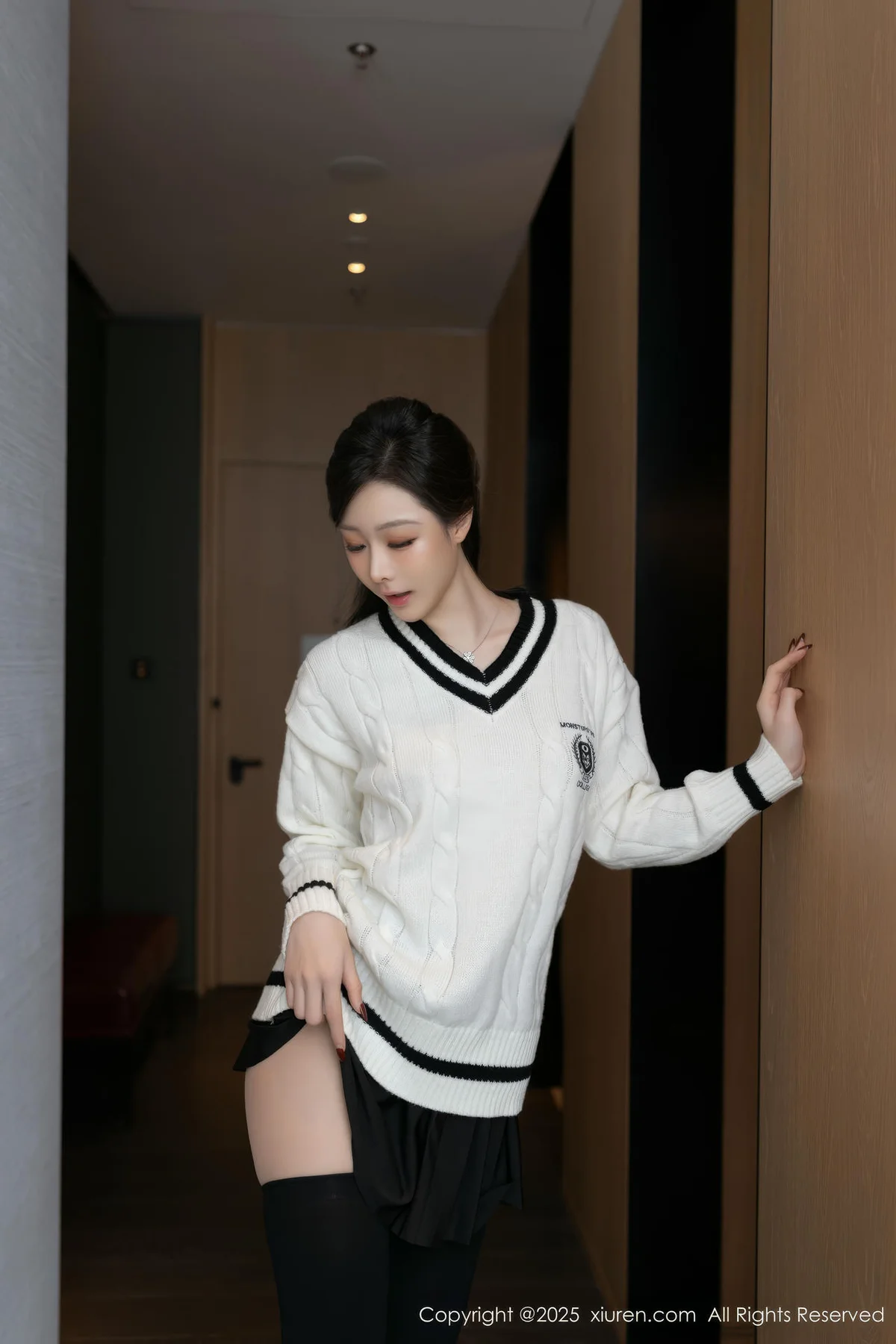 XiuRen 秀人 No.9986 小逗逗 玉体香肩爆乳套图 - 4