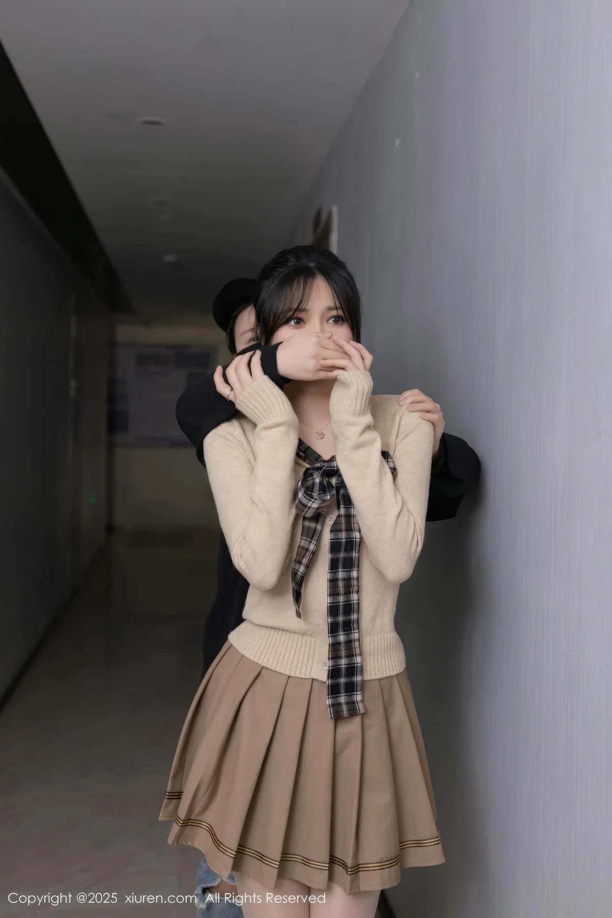 XiuRen 秀人 No.9988 鱼子酱Fish 美腿格子裙 - 3