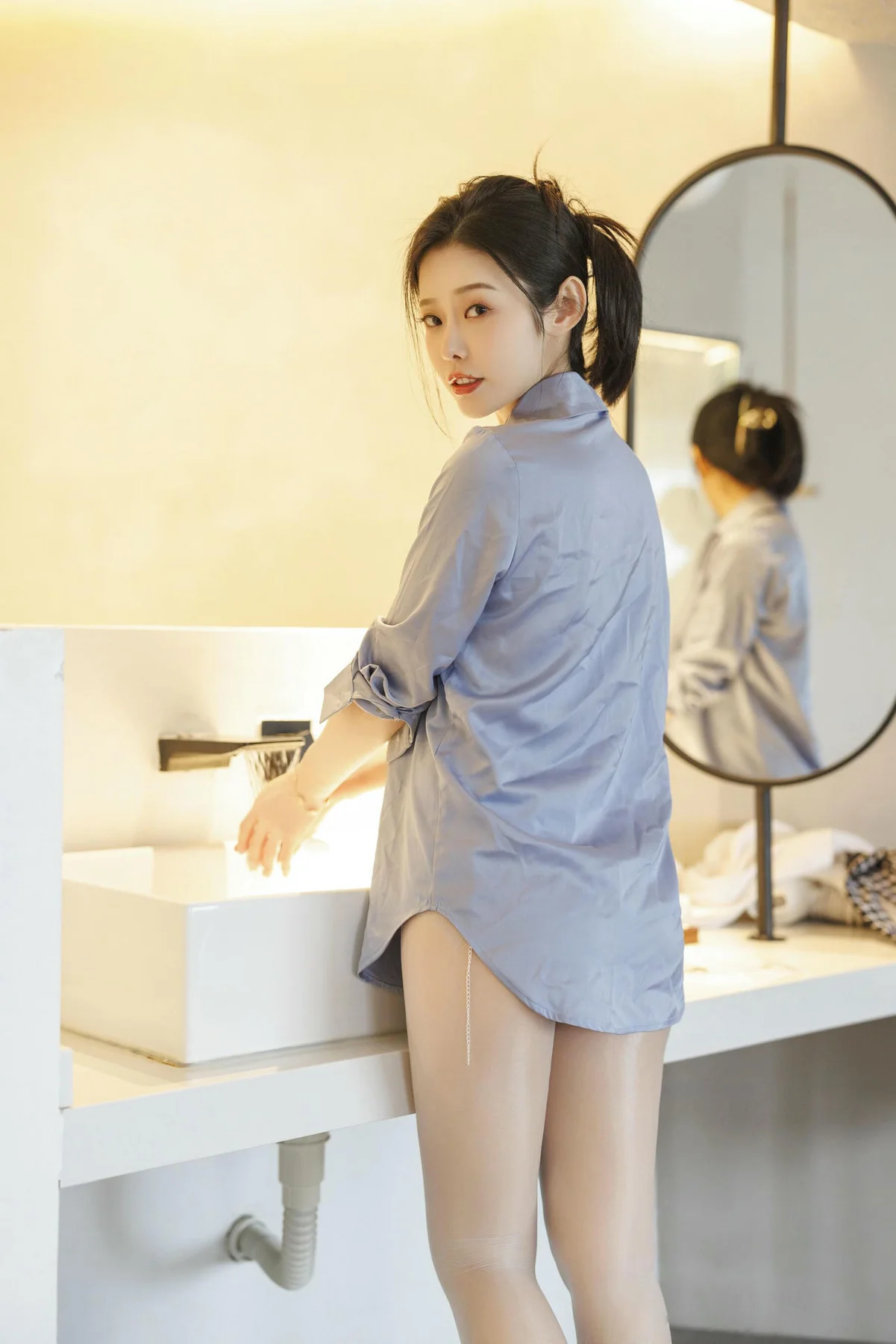 XiuRen 秀人 No.N001 luvian本能湿身玉体 - 2