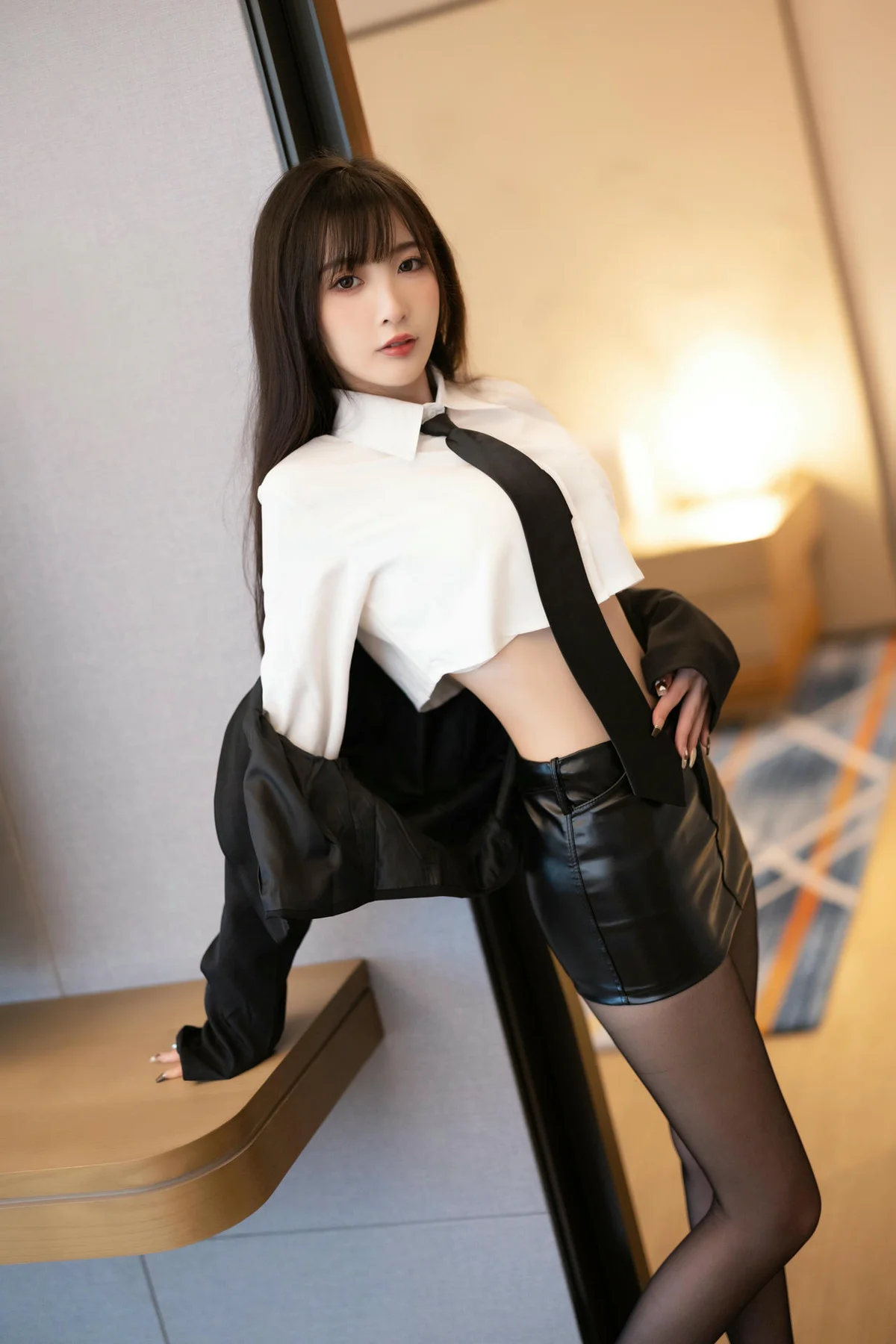 XiuRen 秀人 No.N004 林星阑皮裙爆乳诱惑 - 5