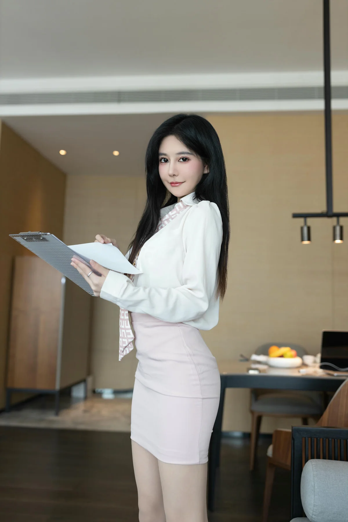 XiuRen 秀人 No.N012 谢小蒽肉丝性感美乳 - 2