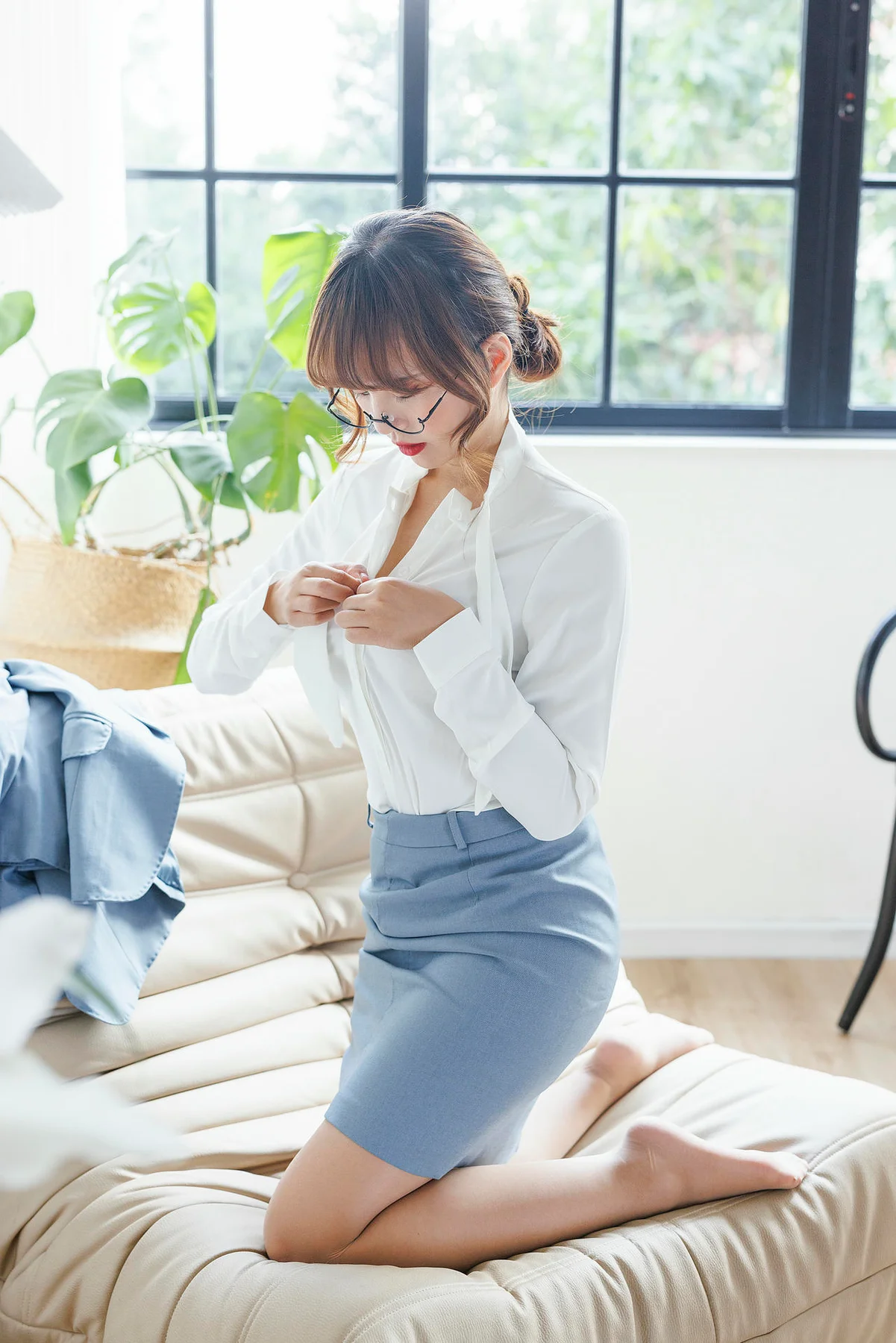 XiuRen 秀人 No.N016 张思允红色蕾丝眼镜美女 - 1