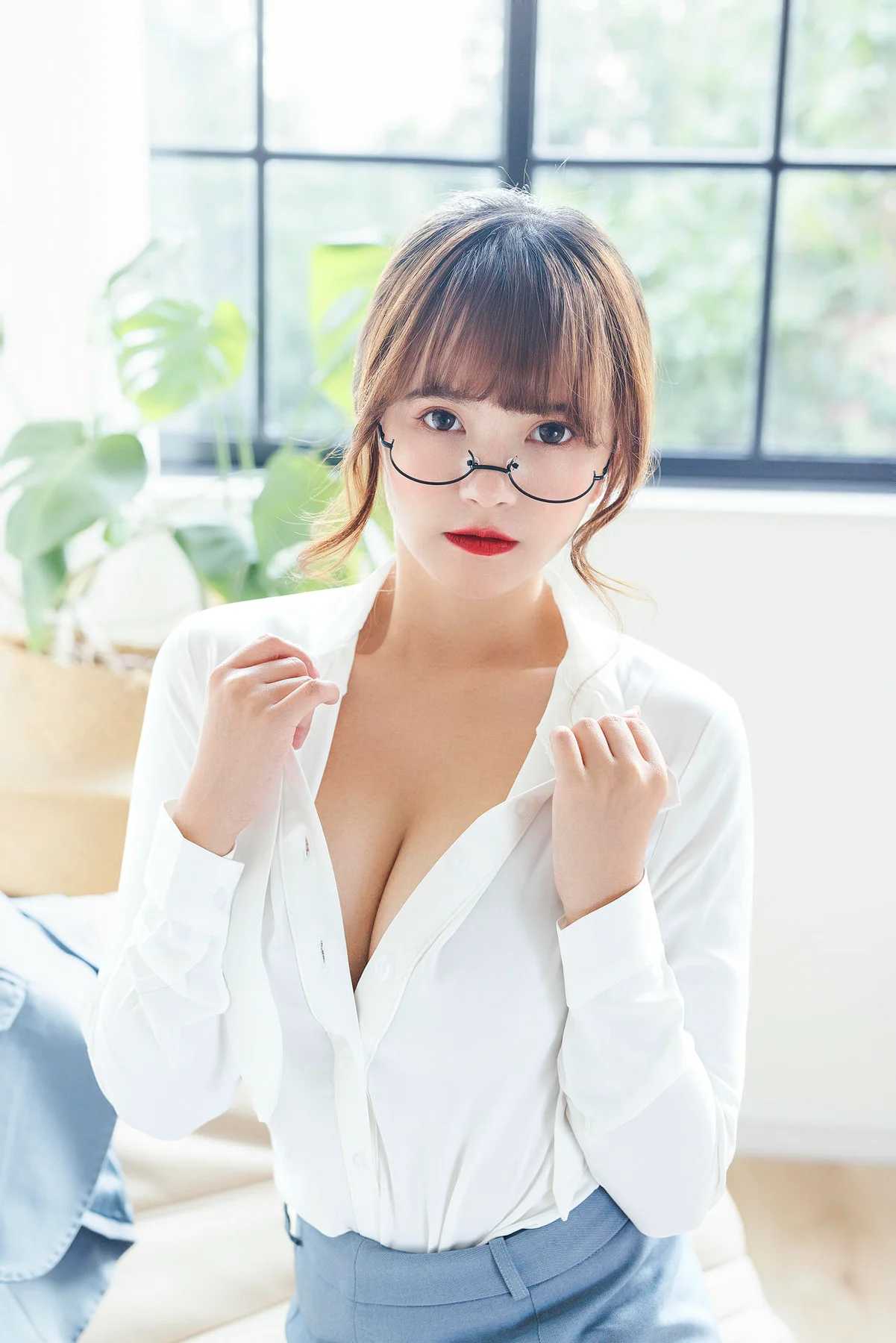 XiuRen 秀人 No.N016 张思允红色蕾丝眼镜美女 - 2