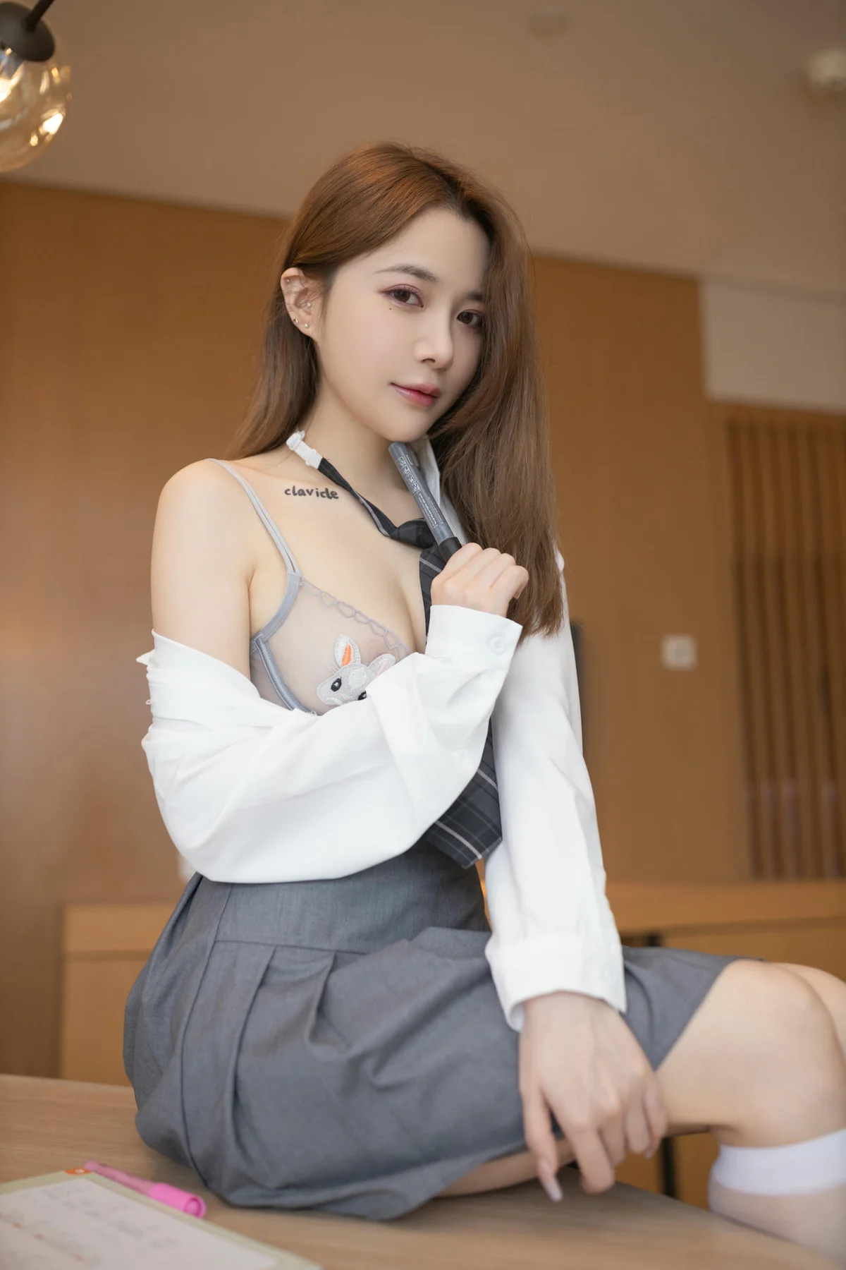 XiuRen 秀人 No.N019 鱼子酱Fish性感制服jk短裙 - 5