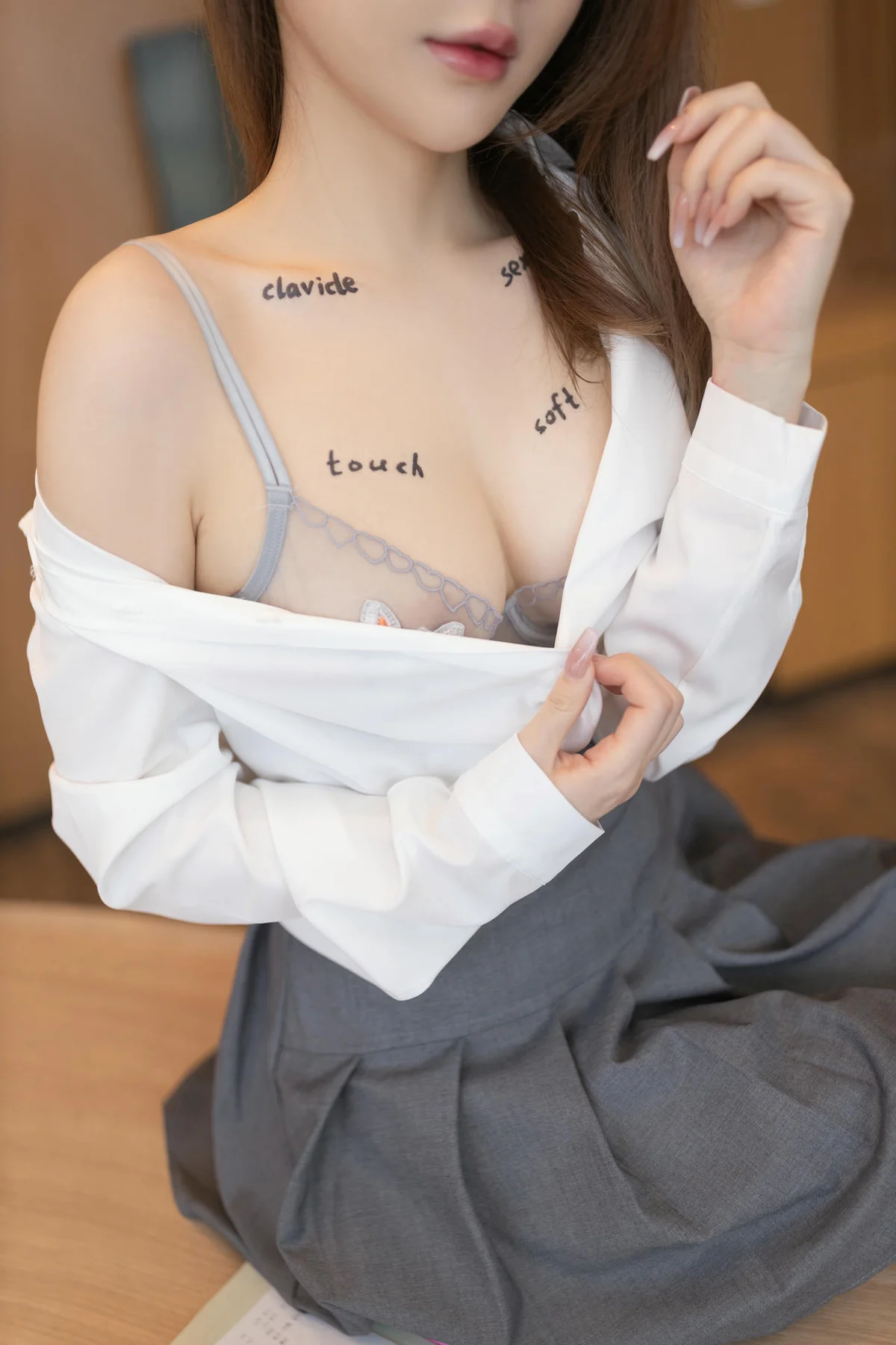 XiuRen 秀人 No.N019 鱼子酱Fish性感制服jk短裙 - 8