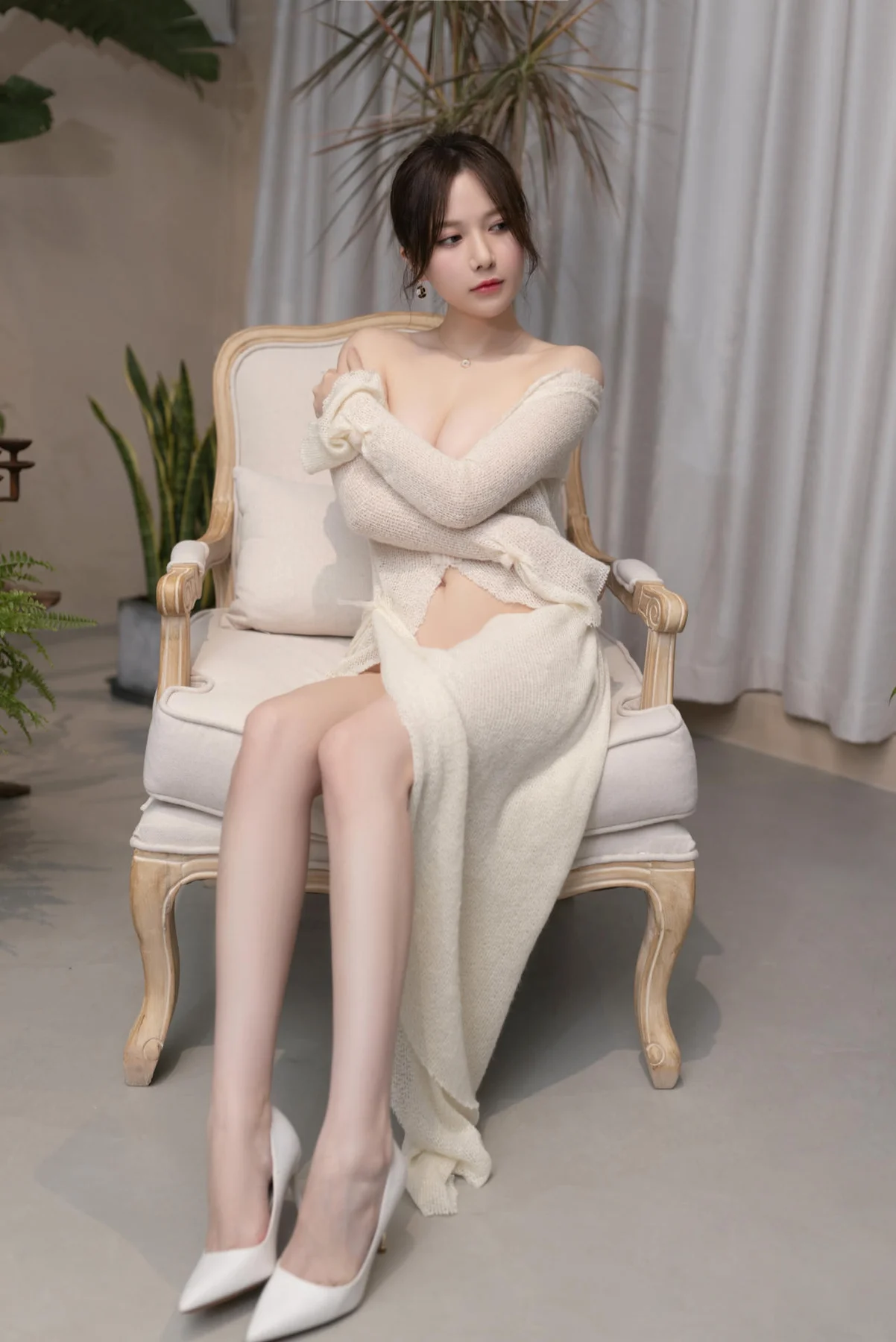 XiuRen 秀人 No.N021 鱼子酱Fish性感制服jk短裙 - 1