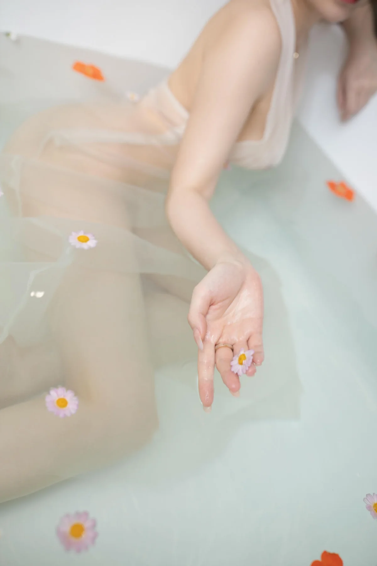 XiuRen 秀人 No.N021 鱼子酱Fish性感制服jk短裙 - 9