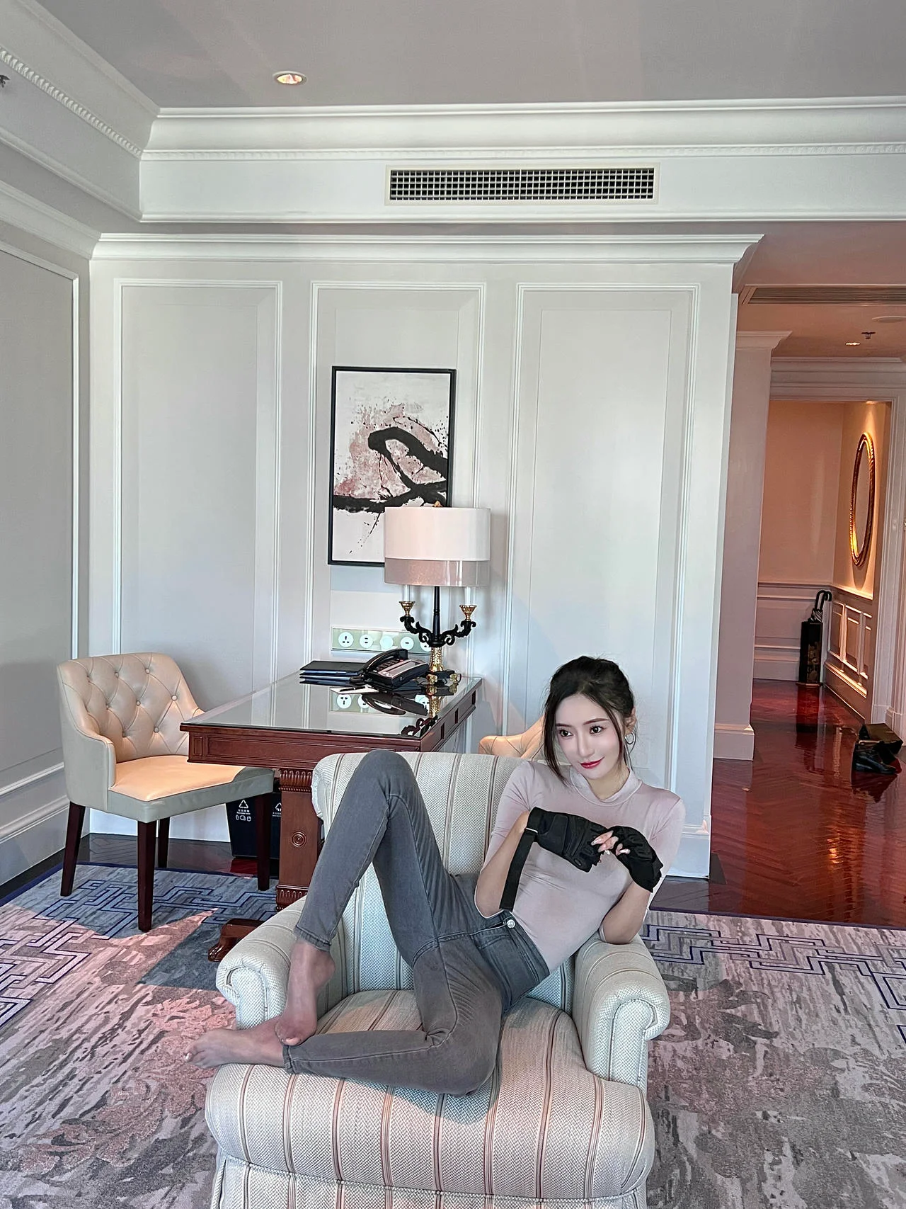 XiuRen 秀人 No.N022 王馨瑶紧身牛仔裤 - 2