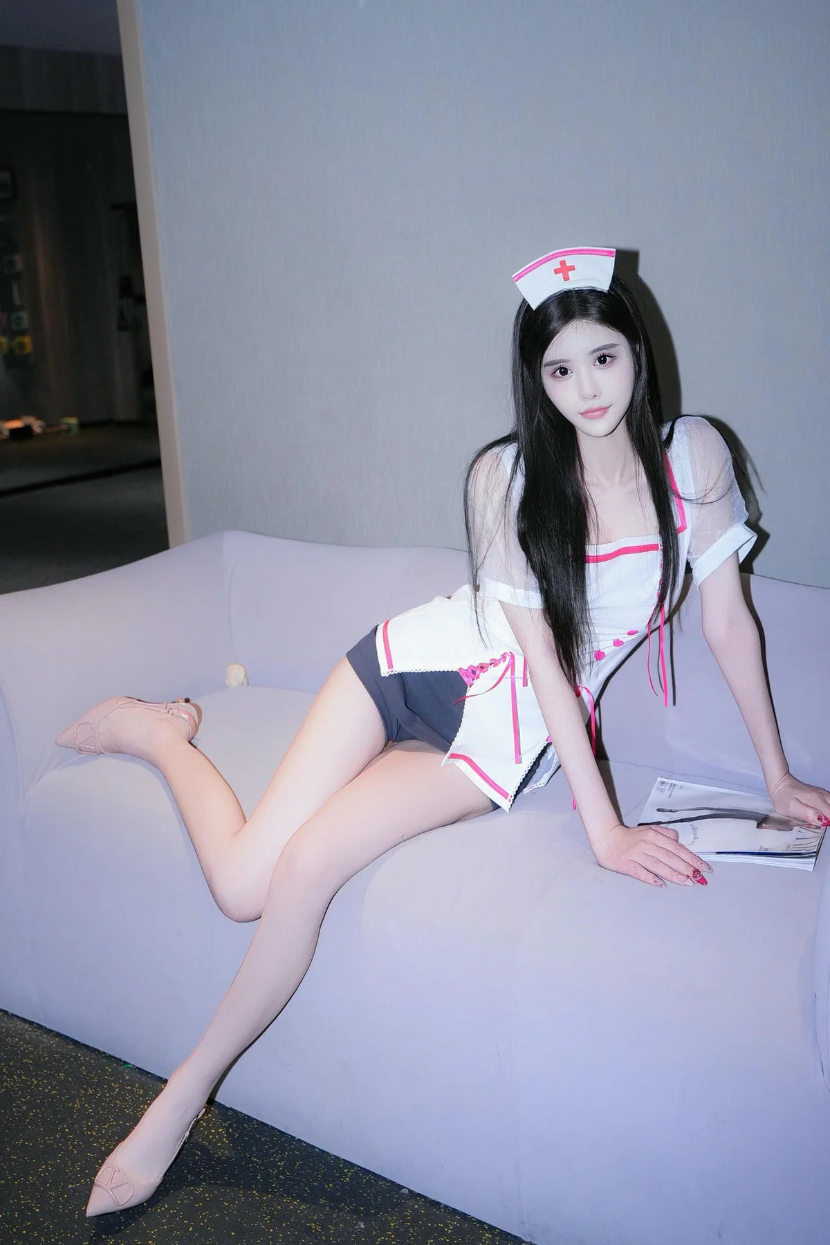 XiuRen 秀人 No.N035 晚苏susu护士制服美腿 - 4