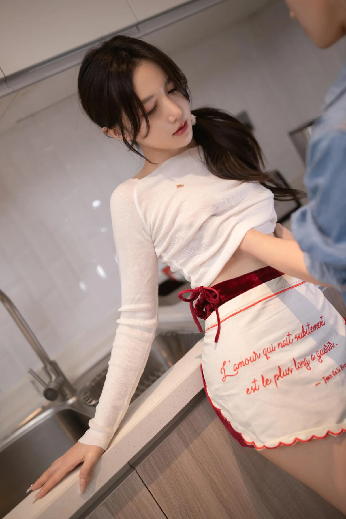 XiuRen 秀人 No.N042 鱼子酱Fish翘臀吊袜美食诱惑 - 10