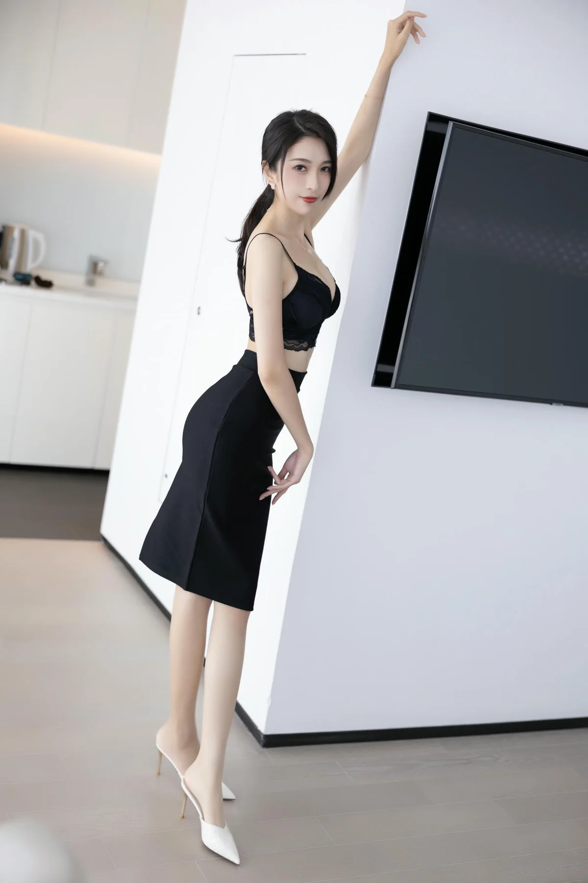 XiuRen 秀人 No.N051 林乐一办公室ol长腿写真 - 2