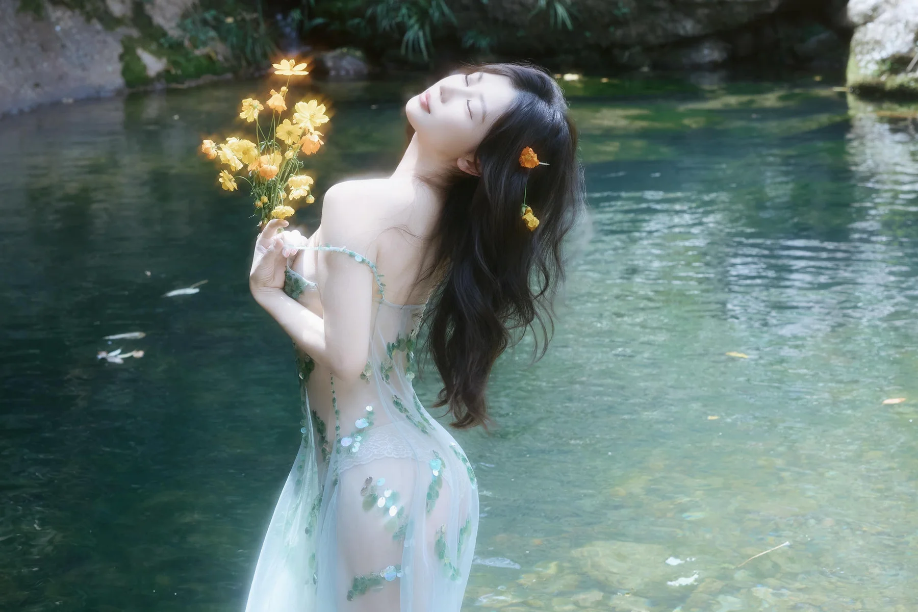 XiuRen 秀人 No.N055 尹甜甜湿身透视梦幻裙 - 8