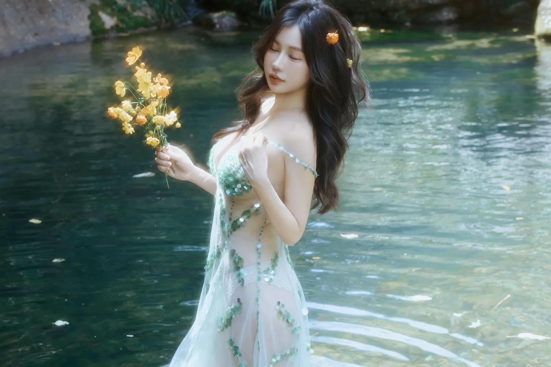 XiuRen 秀人 No.N055 尹甜甜湿身透视梦幻裙 - 1