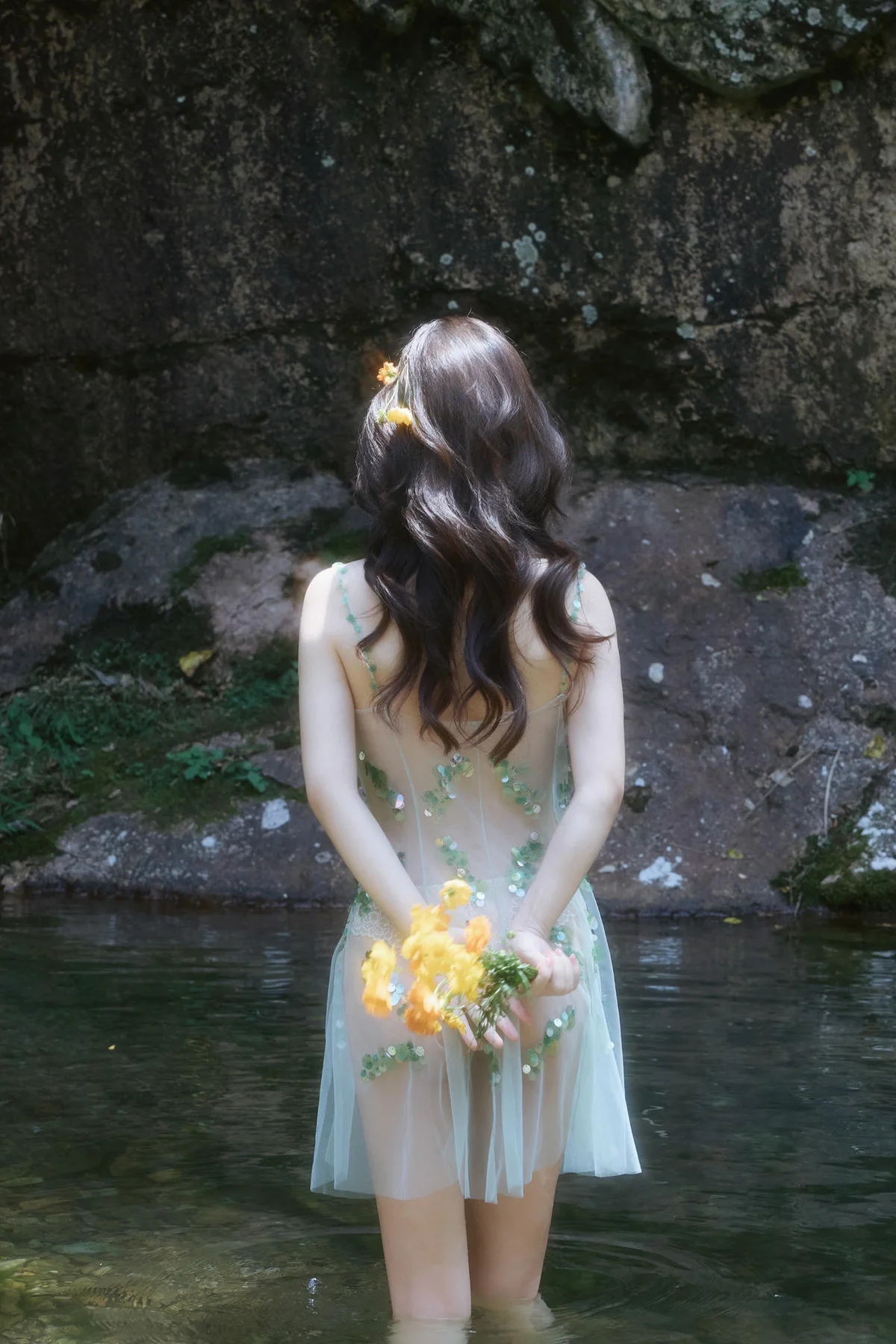 XiuRen 秀人 No.N055 尹甜甜湿身透视梦幻裙 - 2