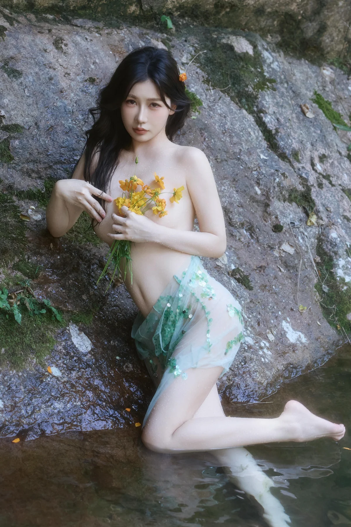 XiuRen 秀人 No.N055 尹甜甜湿身透视梦幻裙 - 2