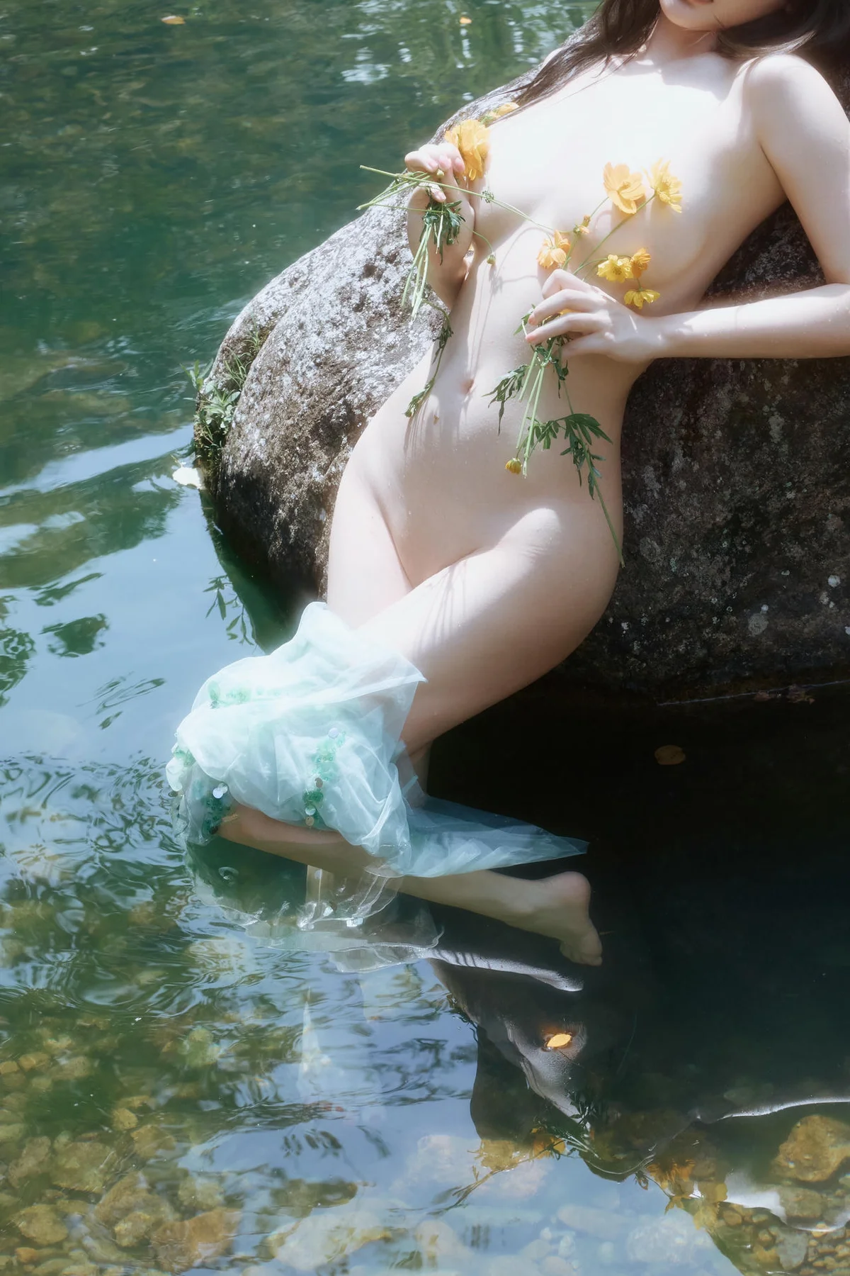 XiuRen 秀人 No.N055 尹甜甜湿身透视梦幻裙 - 8