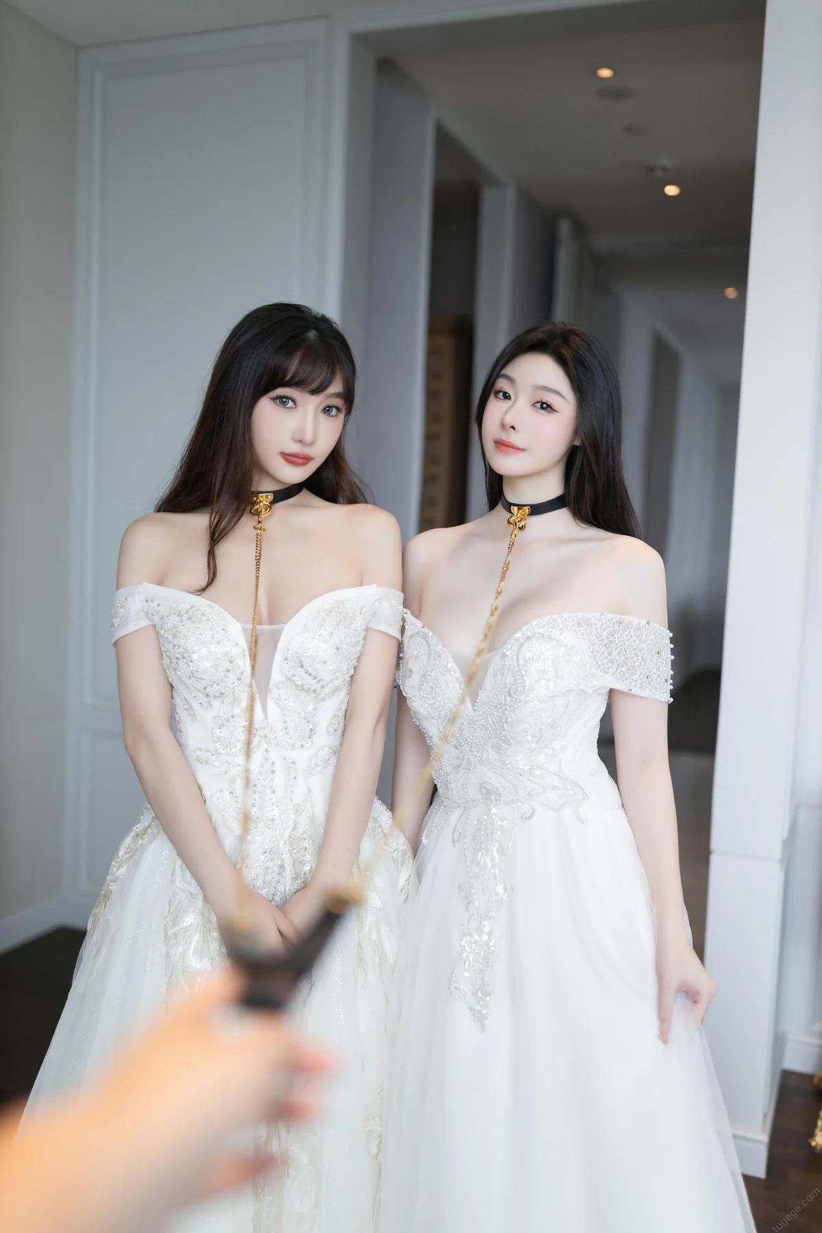 XiuRen 秀人 No.N080 是小逗逗和陆萱萱双人婚纱 - 1
