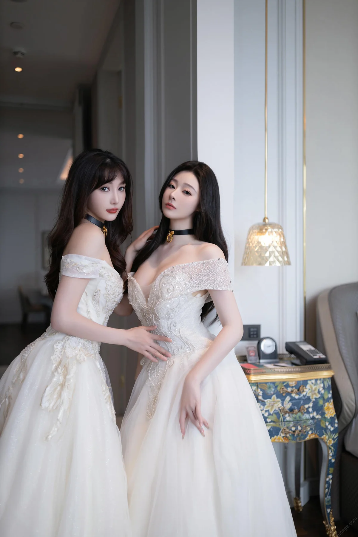 XiuRen 秀人 No.N080 是小逗逗和陆萱萱双人婚纱 - 9