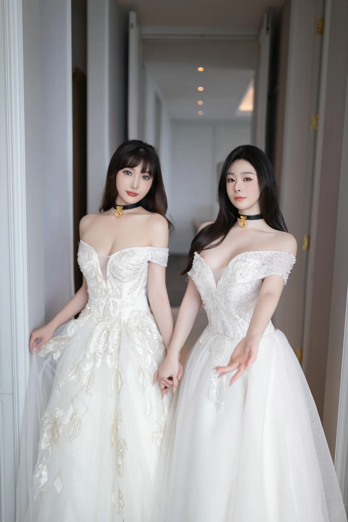 XiuRen 秀人 No.N080 是小逗逗和陆萱萱双人婚纱 - 1