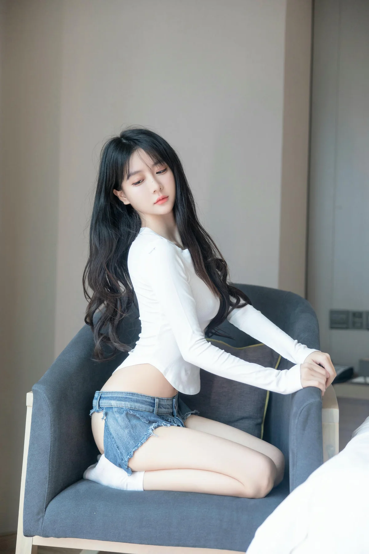 XiuRen 秀人 No.N097 谢小蒽诱惑超短牛仔裤 - 5