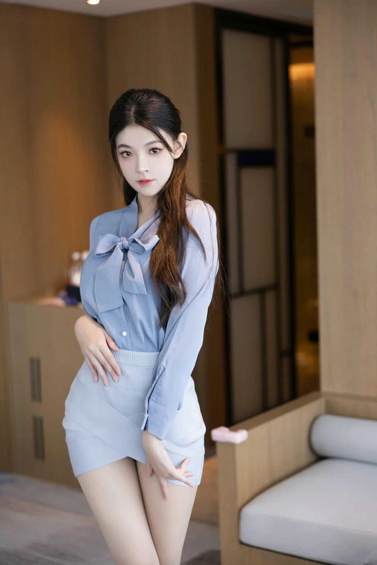 XiuRen 秀人 No.N098 初梦瑶职业ol衬衫短裙 - 1