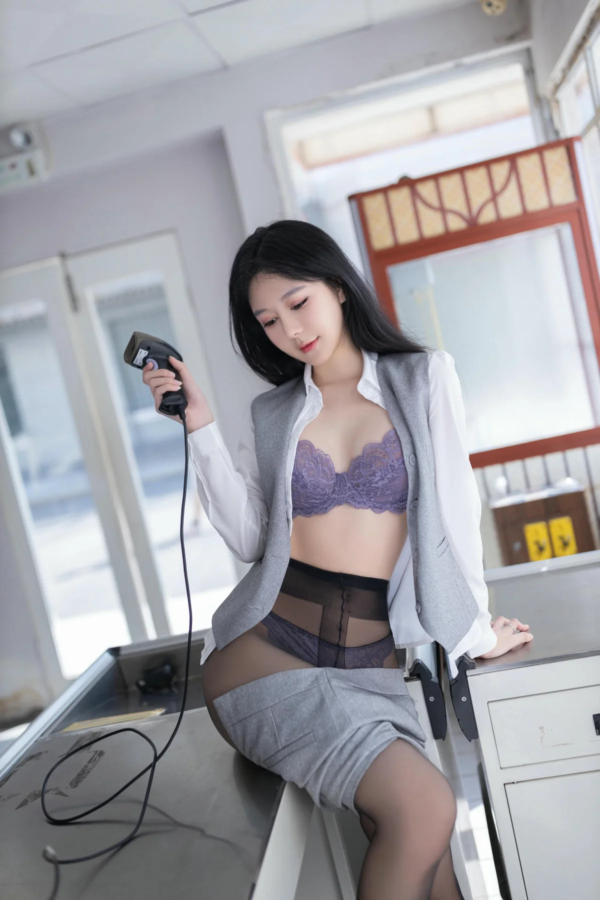 XiuRen 秀人 No.N102 谢小蒽超市主题写真 - 1