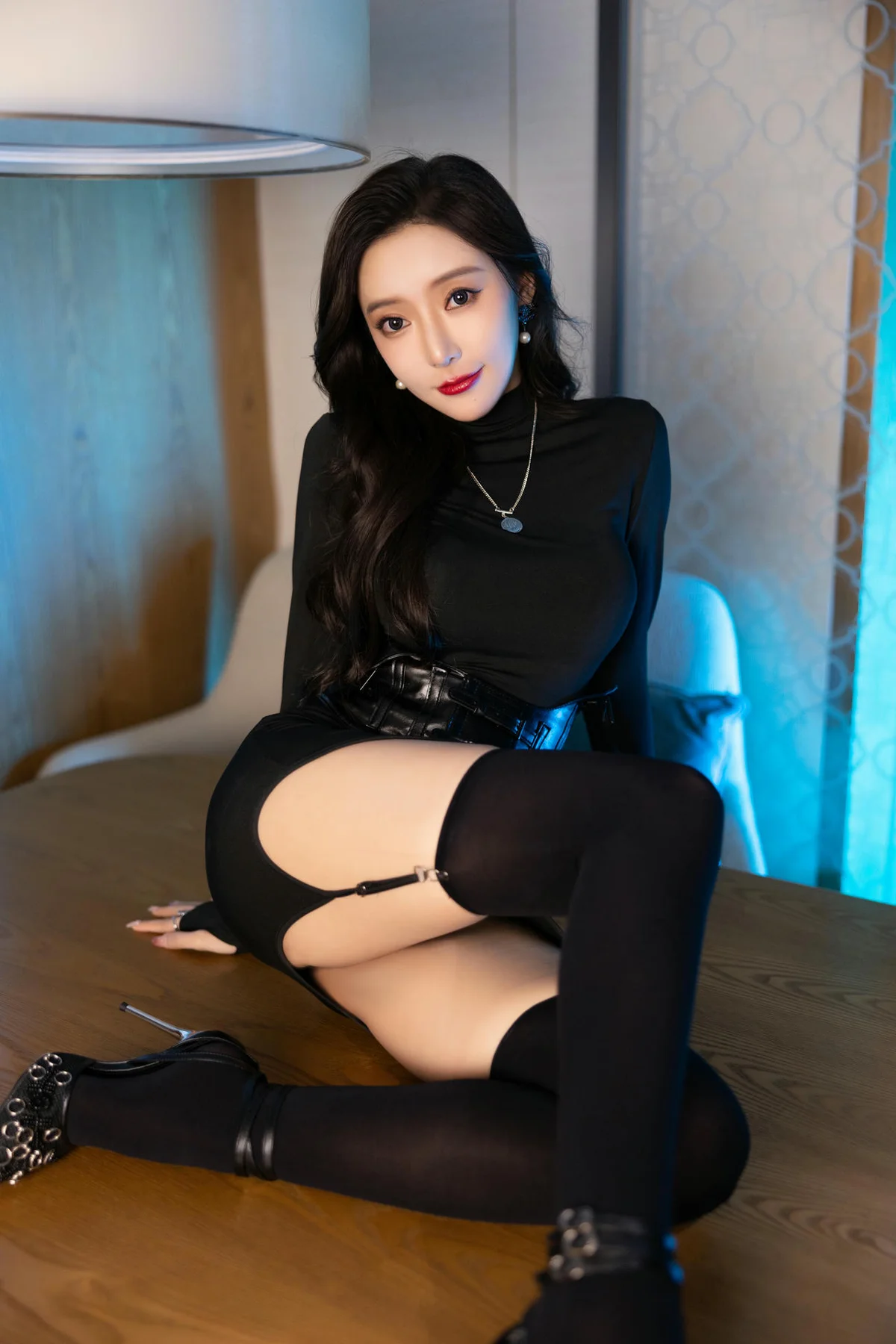 XiuRen 秀人 No.N107 王馨瑶内衣美腿丝袜 - 2