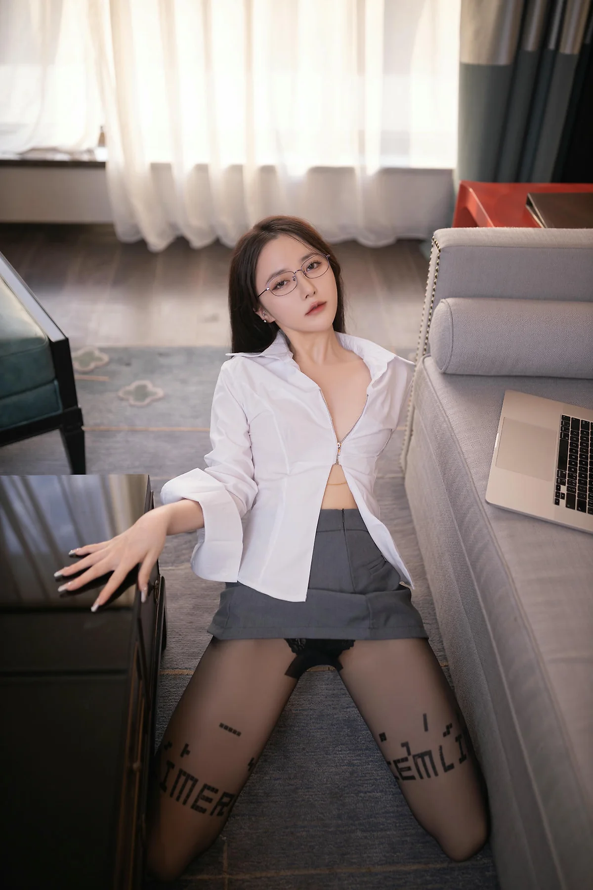 XiuRen 秀人 No.N134 鱼子酱Fish办公ol短裙丽人 - 3