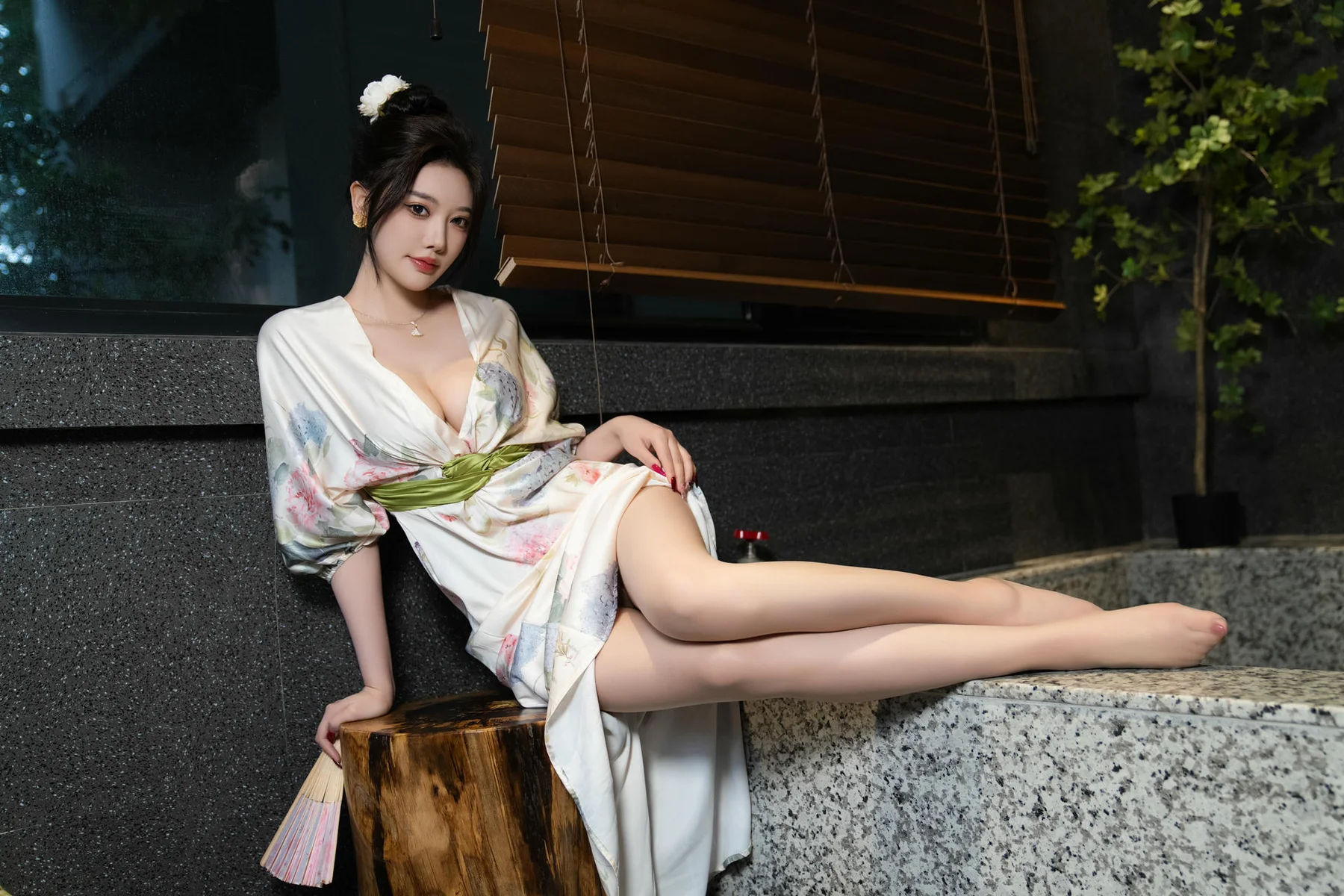 XiuRen 秀人 No.N149 杨晨晨温泉气质写真 - 5