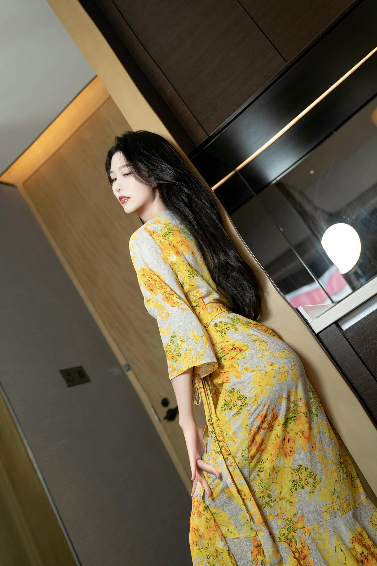 XiuRen 秀人 No.N156 利世黄色美裙诱惑肉丝 - 7
