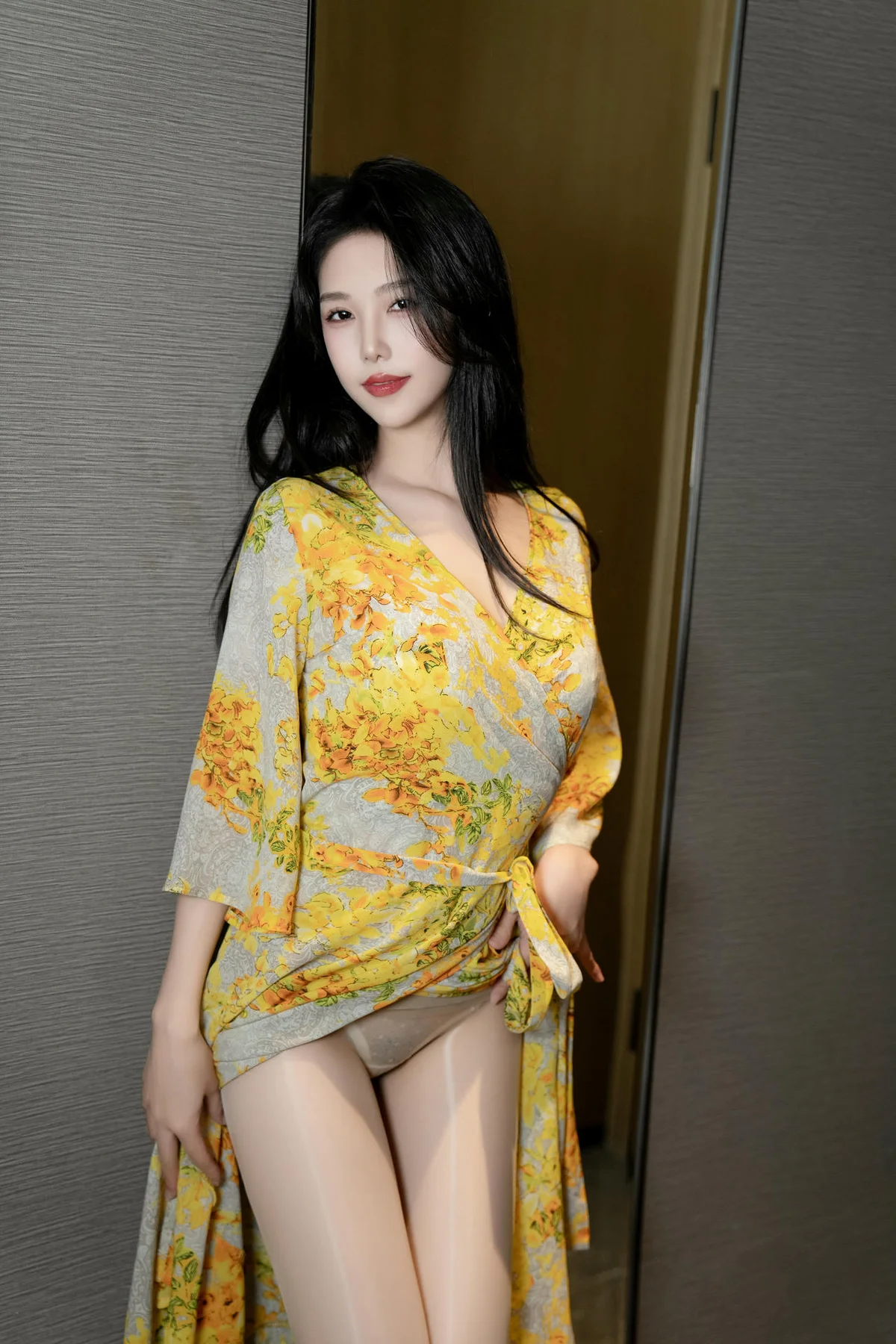 XiuRen 秀人 No.N156 利世黄色美裙诱惑肉丝 - 9