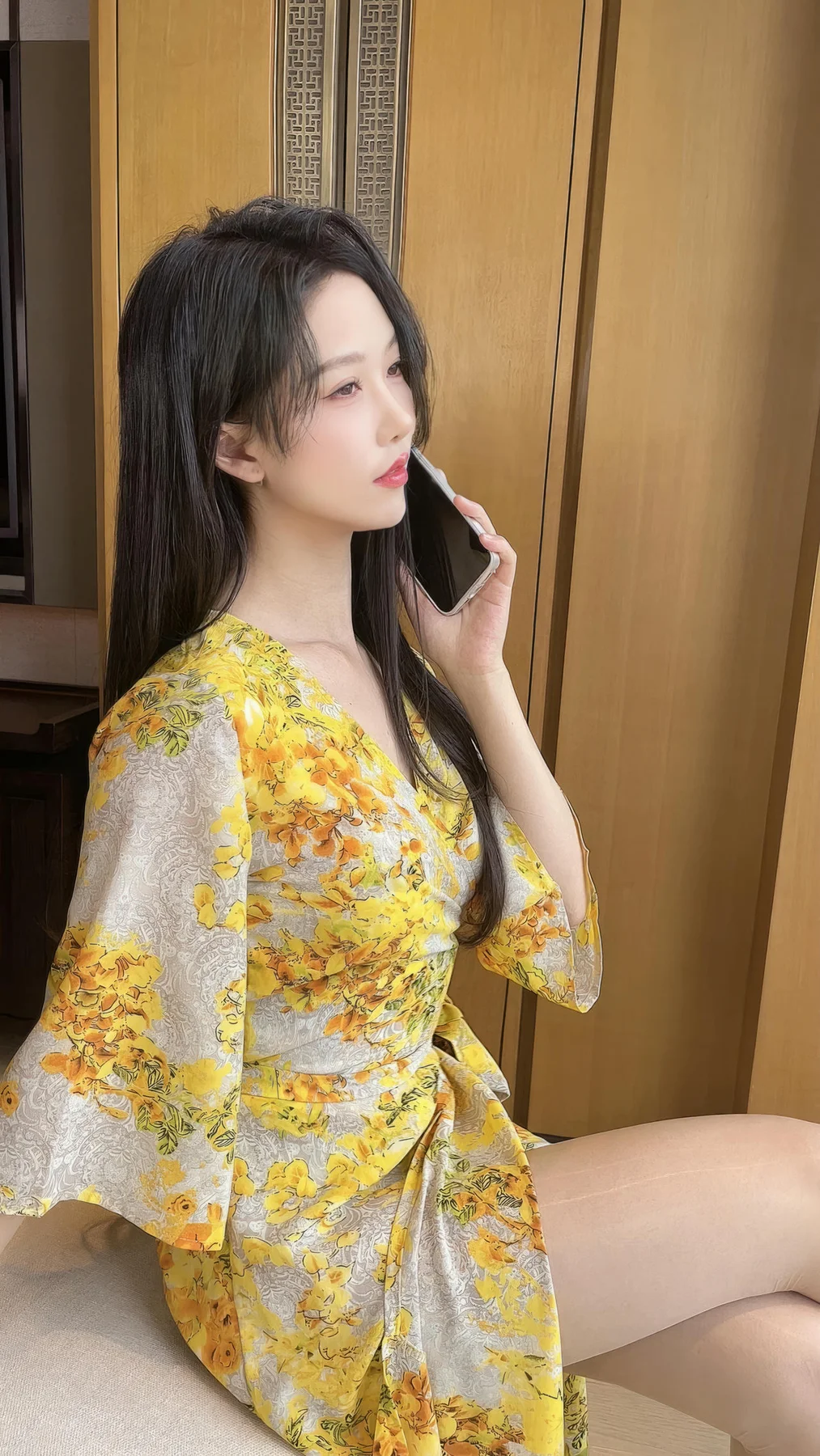 XiuRen 秀人 No.N156 利世黄色美裙诱惑肉丝 - 2